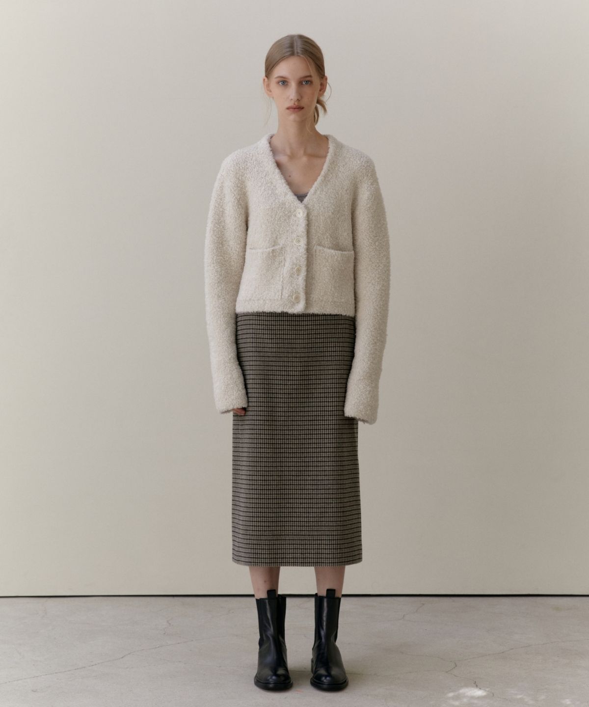 어나우트(UNNOUT) TEDDY BEAR WOOL KNIT CARDIGAN - ECRU