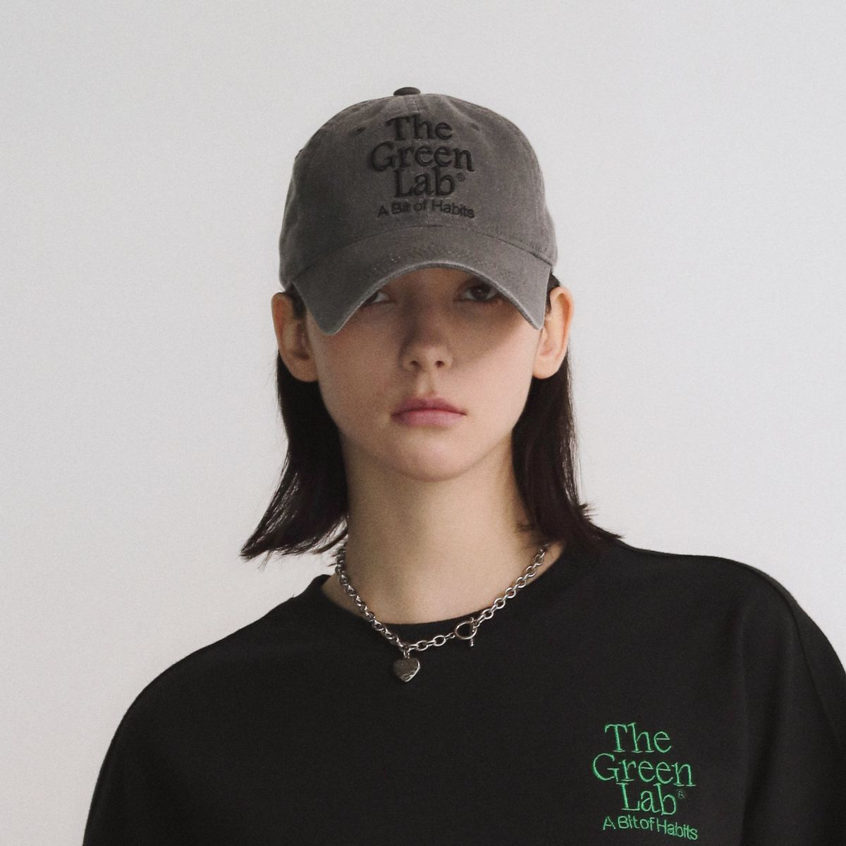 더그린랩(THE GREEN LAB) 더그린랩 자수 워싱 볼캡 [챠콜 그레이]