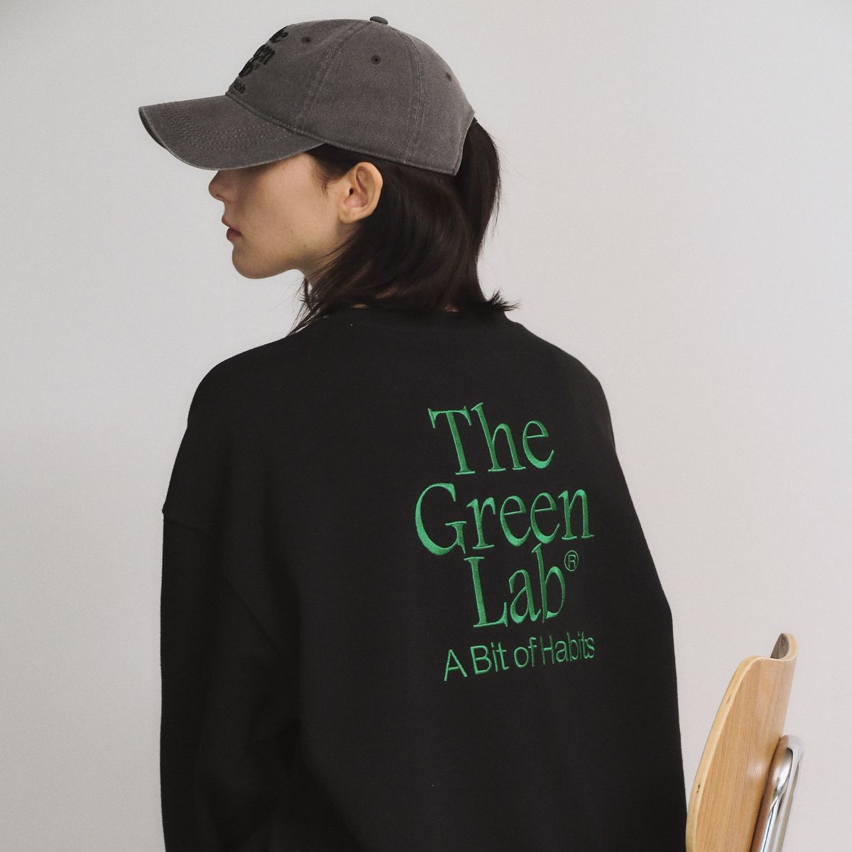 더그린랩(THE GREEN LAB) 더그린랩 자수 워싱 볼캡 [챠콜 그레이]