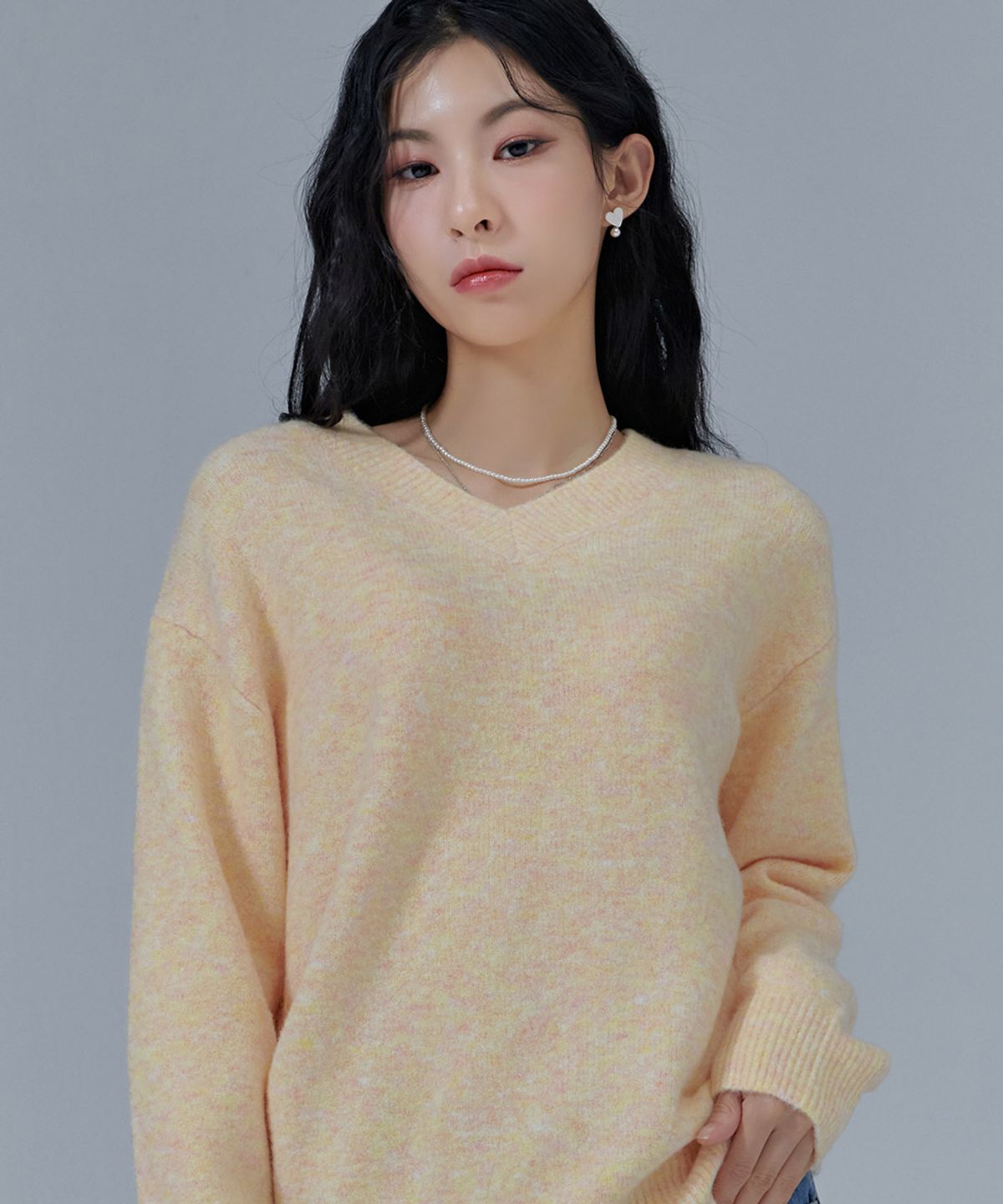 체이스컬트(CHASECULT) 여성 보카시 V-NECK 스웨터-CFRG5273D06