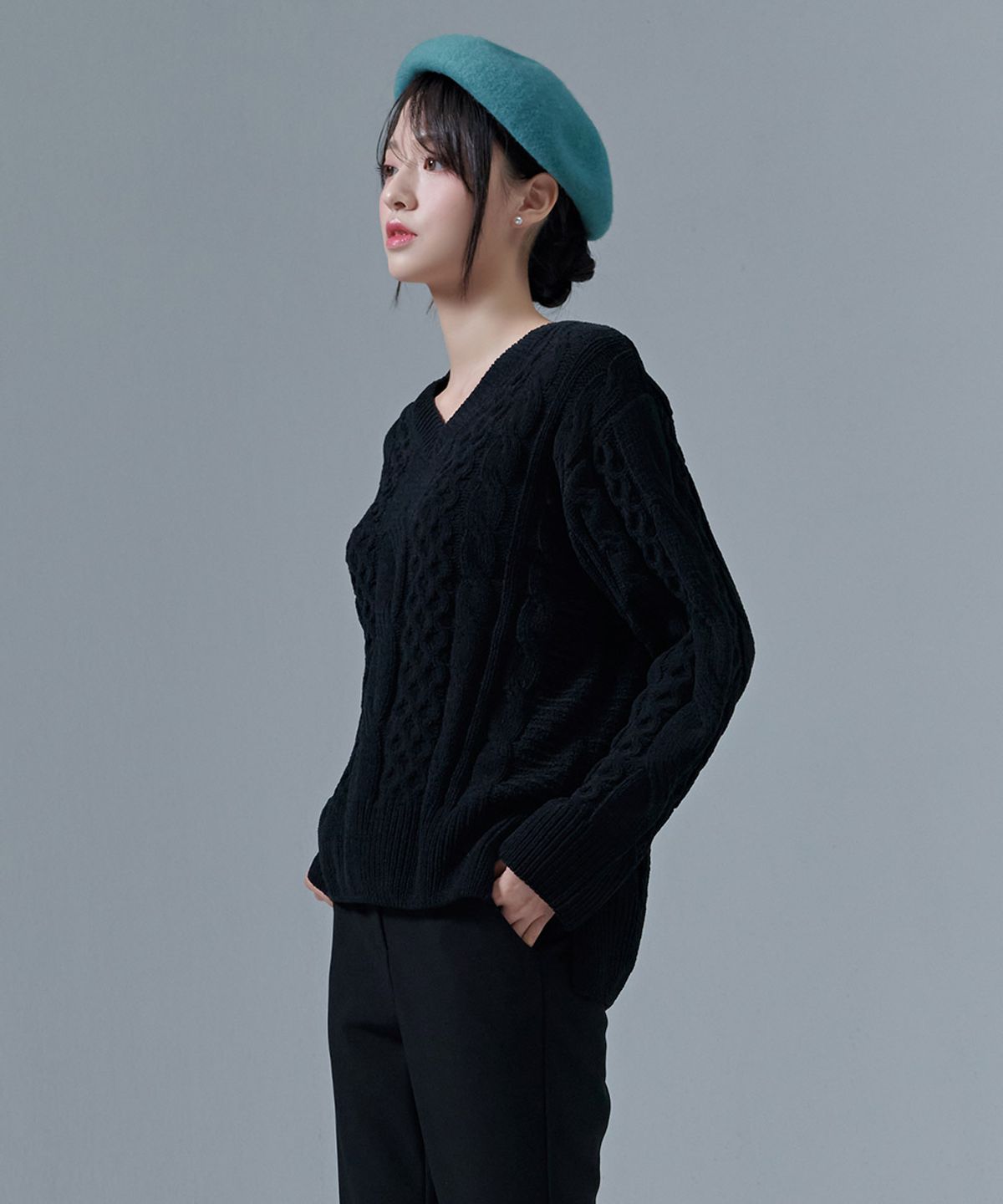 체이스컬트(CHASECULT) 여성 V-NECK 케이블 스웨터-CFRG5276D03