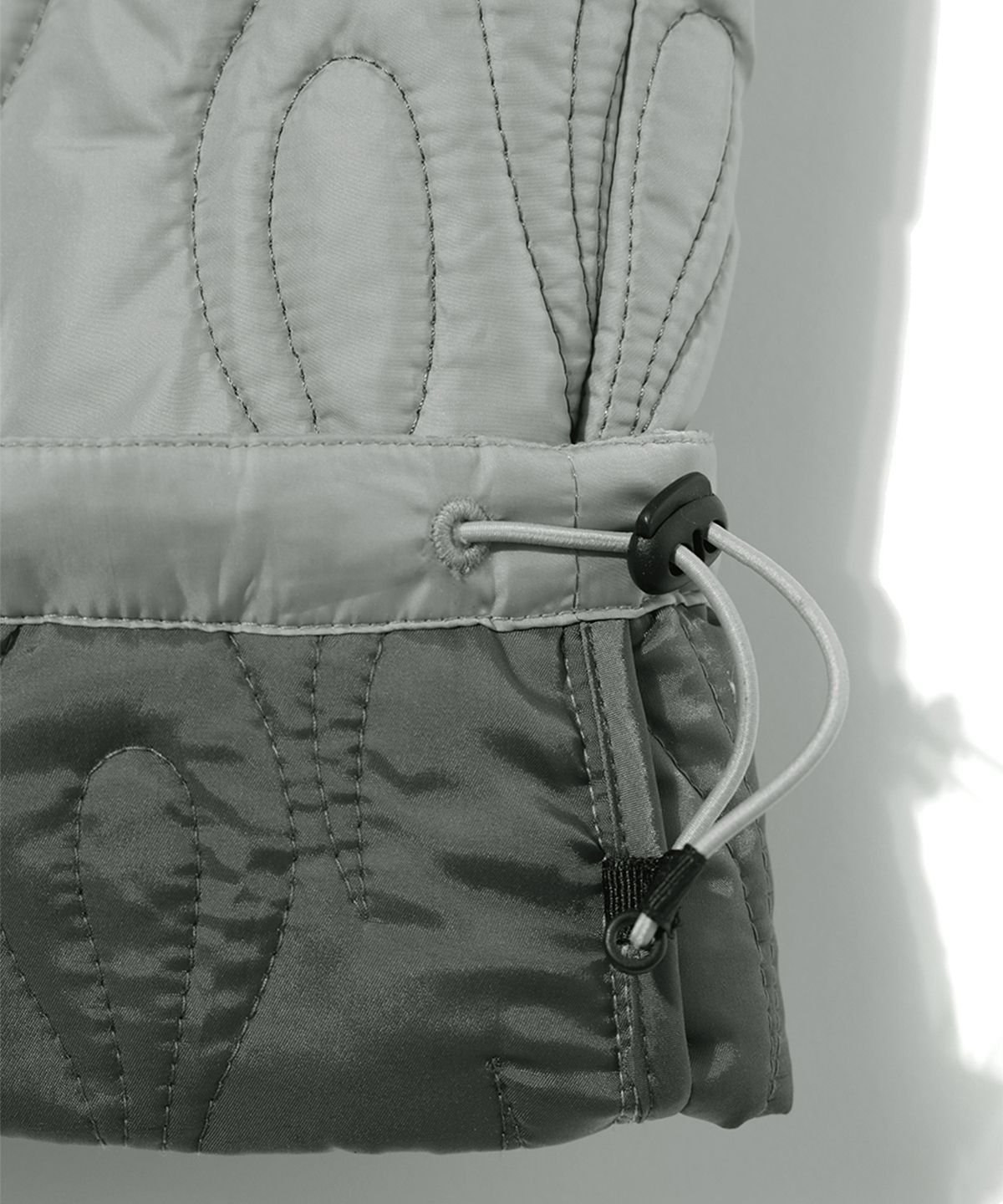 크리틱(CRITIC) FLAME QUILTING PANTS LIGHT GREY