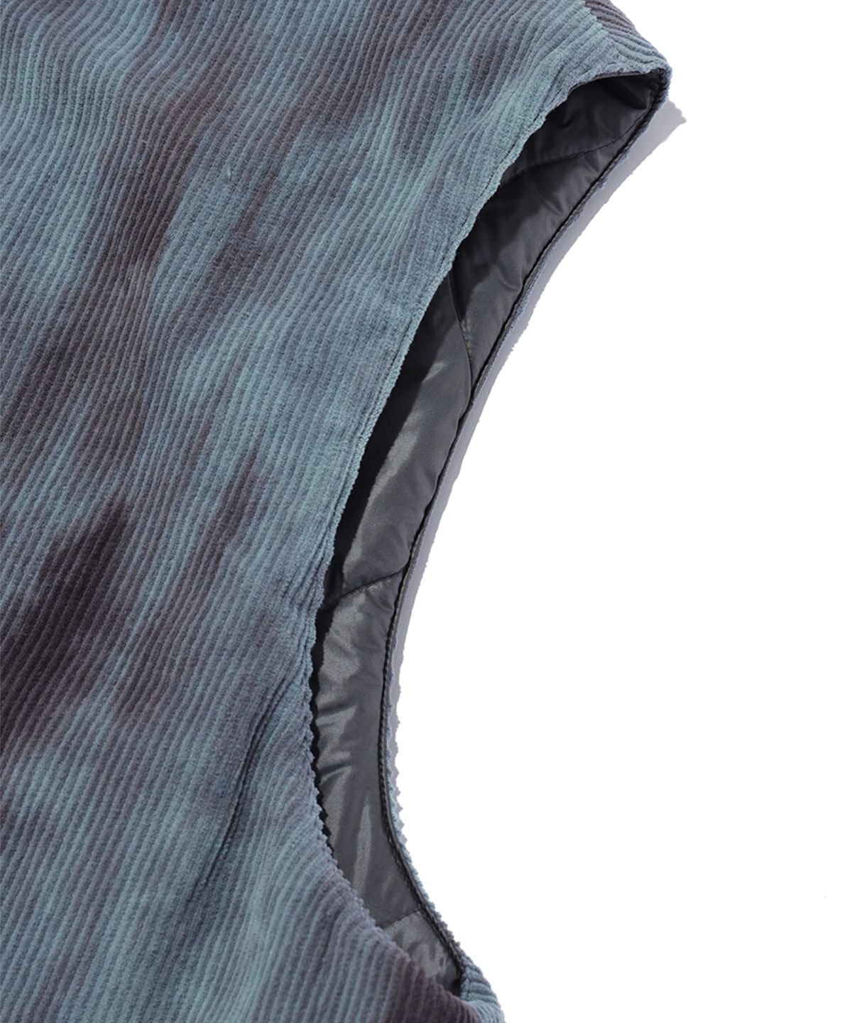 크리틱(CRITIC) DYEING CORDUROY REVERSIBLE PADDING VEST CHARCOAL