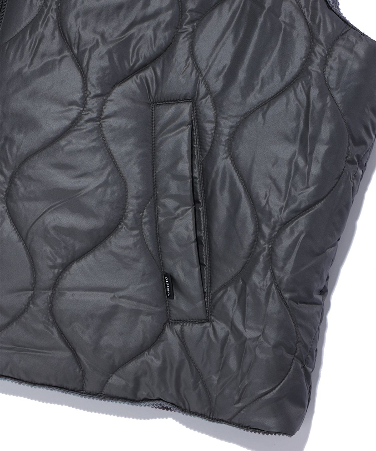 크리틱(CRITIC) DYEING CORDUROY REVERSIBLE PADDING VEST CHARCOAL