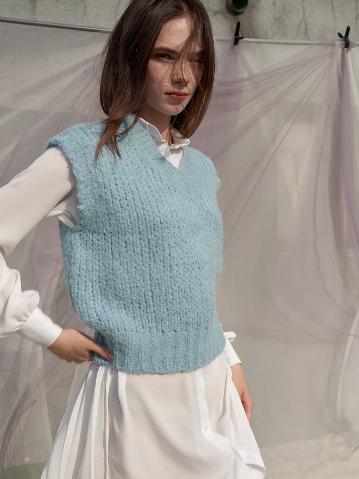 쏘리, 투 머치 러브(SORRY, TOO MUCH LOVE) Candy V-neck Wool Knit Vest_Sky Blue