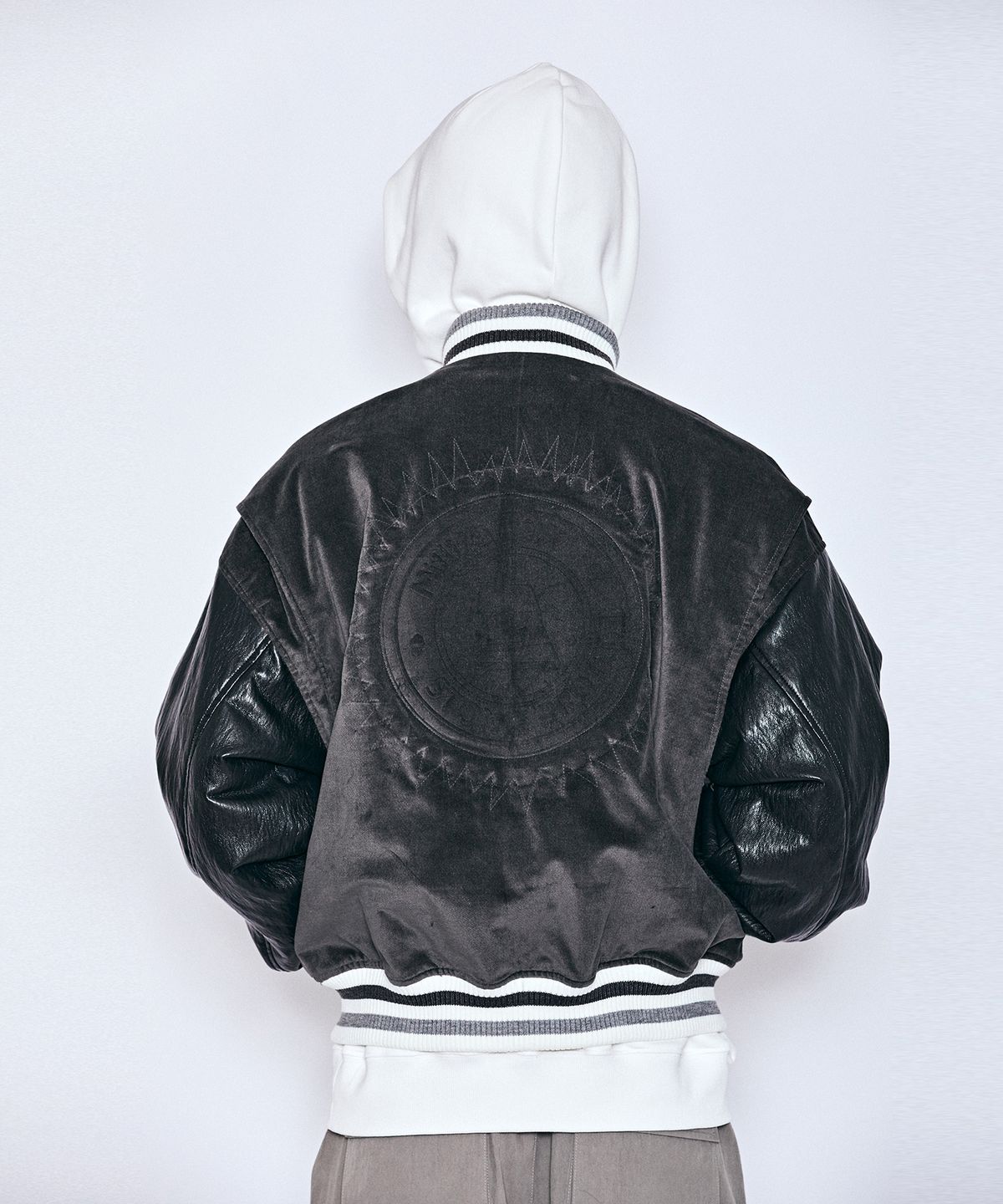 밀리밀리언(MILLIMILLION) MUDSTONE VELVET BLOUSON J13- DARK GREY