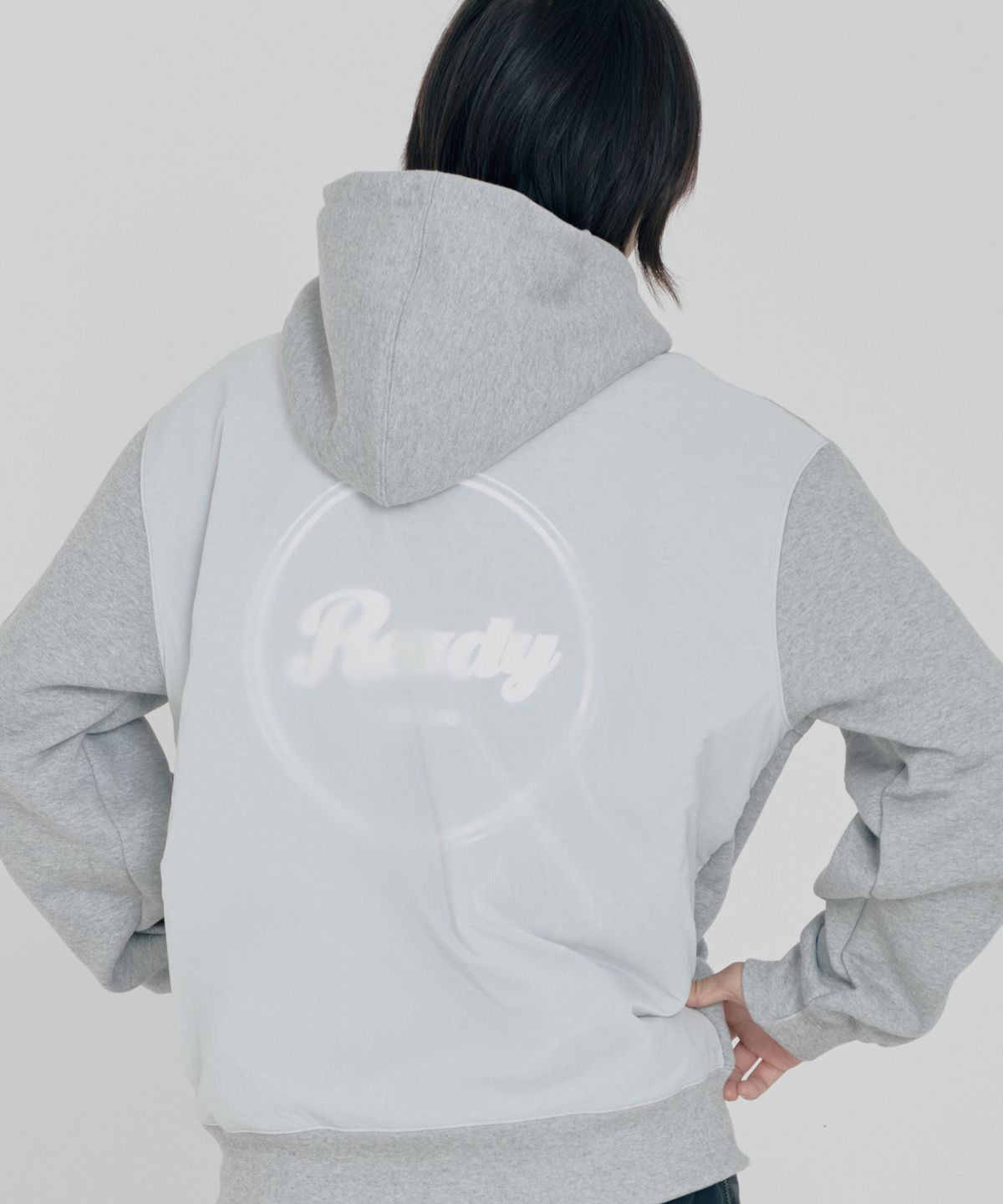 베스띠또(VESTITO) 발색 READY로고 우븐배색 그레이 후디