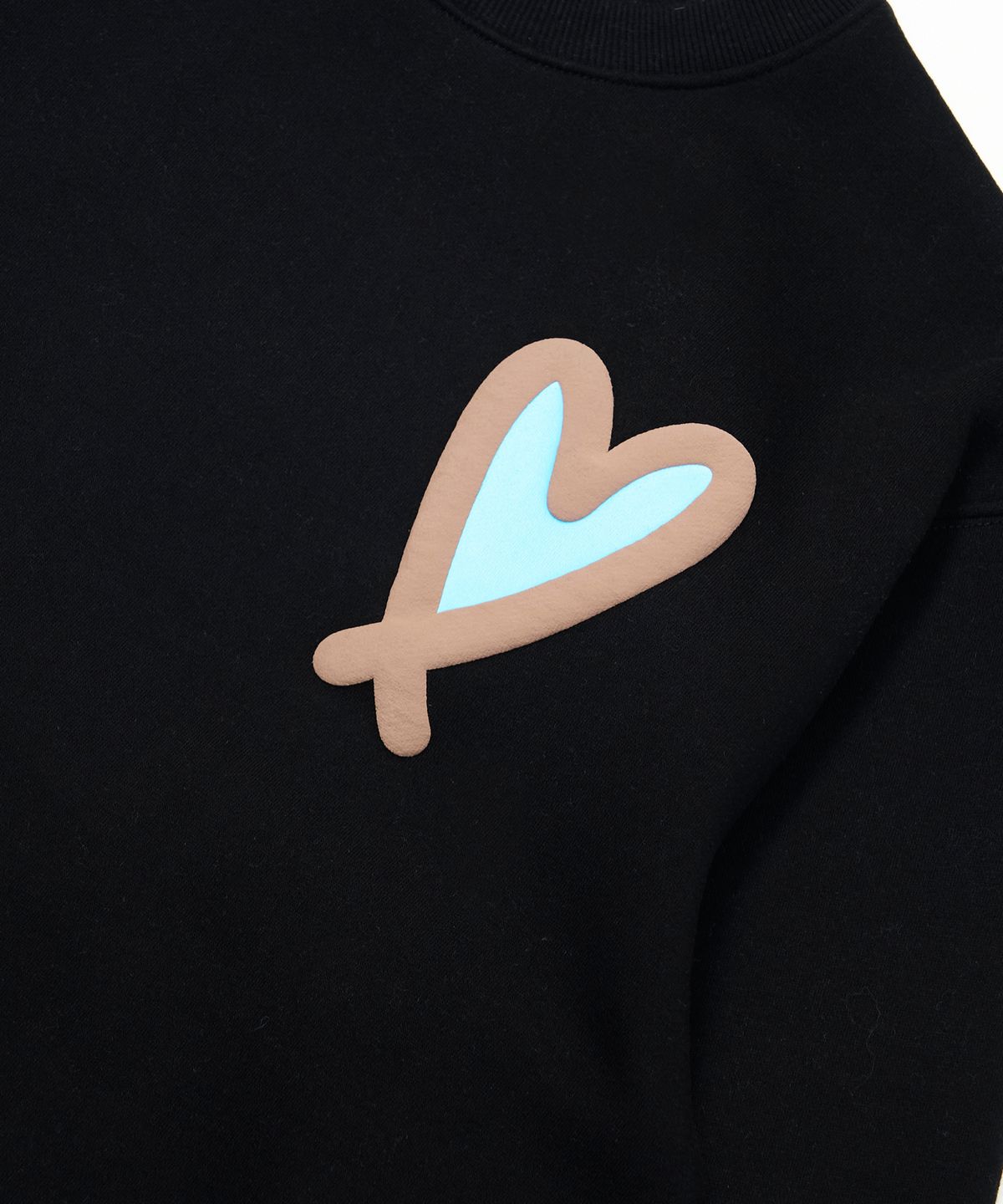 욜프(YORF) YORF AW TAG CREWNECK BLACK
