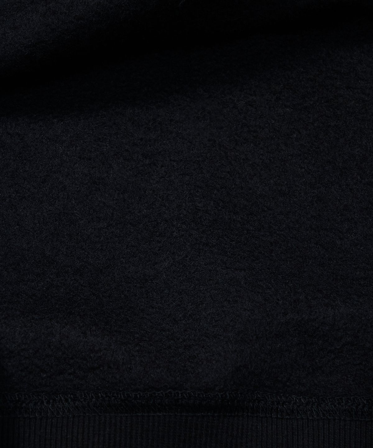 욜프(YORF) YORF AW TAG CREWNECK BLACK