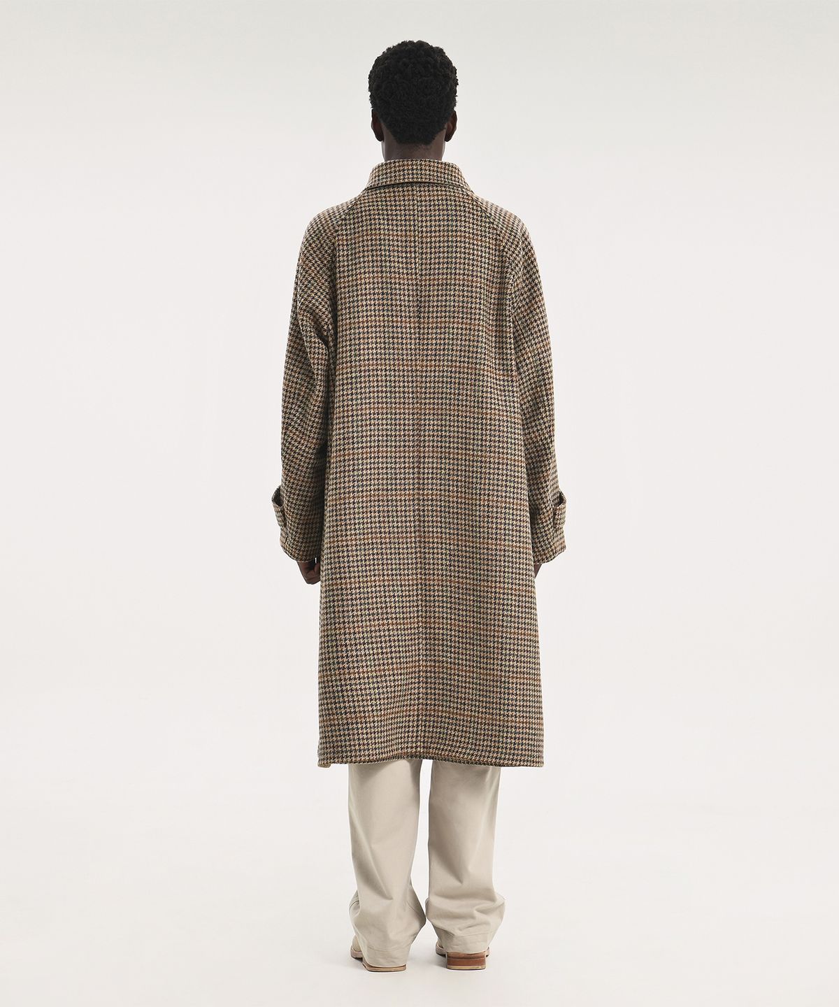 브라운야드(BROWNYARD) 23FW 리버서블 발마칸 코트, 베이지