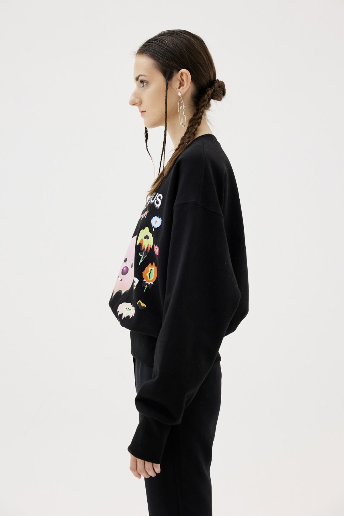 그리디어스(GREEDILOUS) Loopey Face Print Short Sweater Top Black