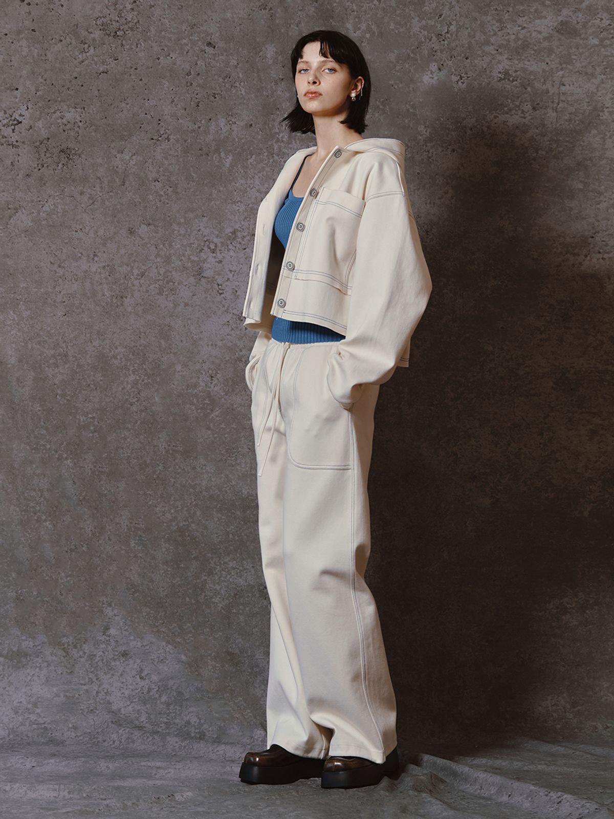 민더리(MEENDERI) ROUND POCKET JOGGER PANTS - CREAM