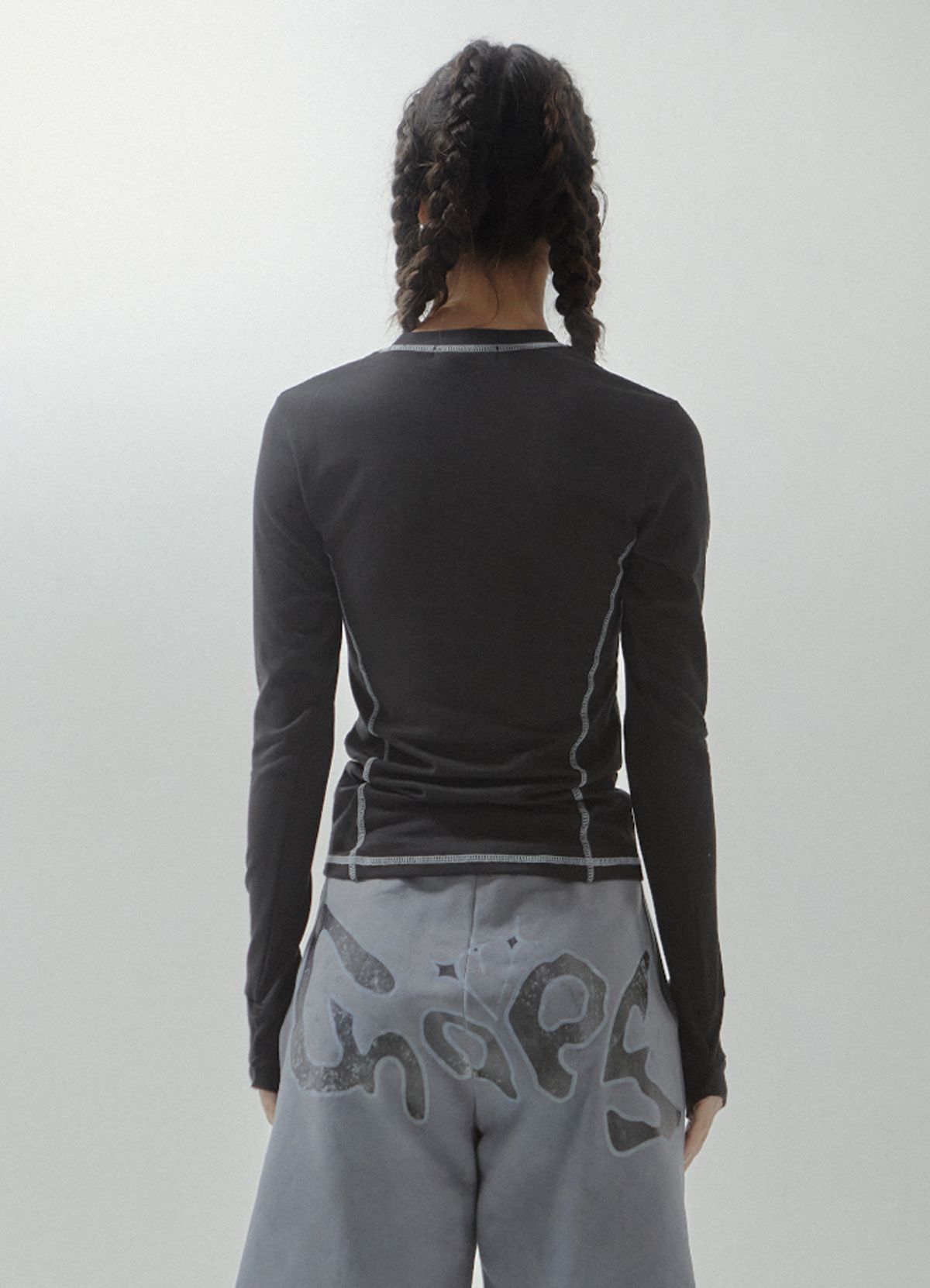 세니크(SENIK) Handwraps stitches long sleeve - Black