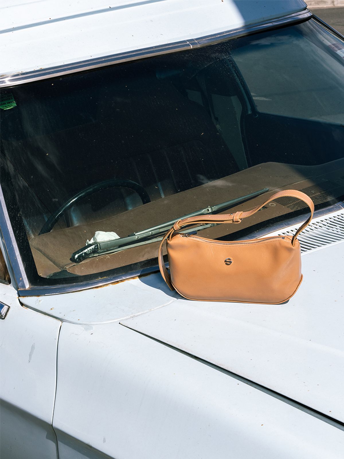 세미코드(SEMICODE) groove middle bag - crinkle dark beige
