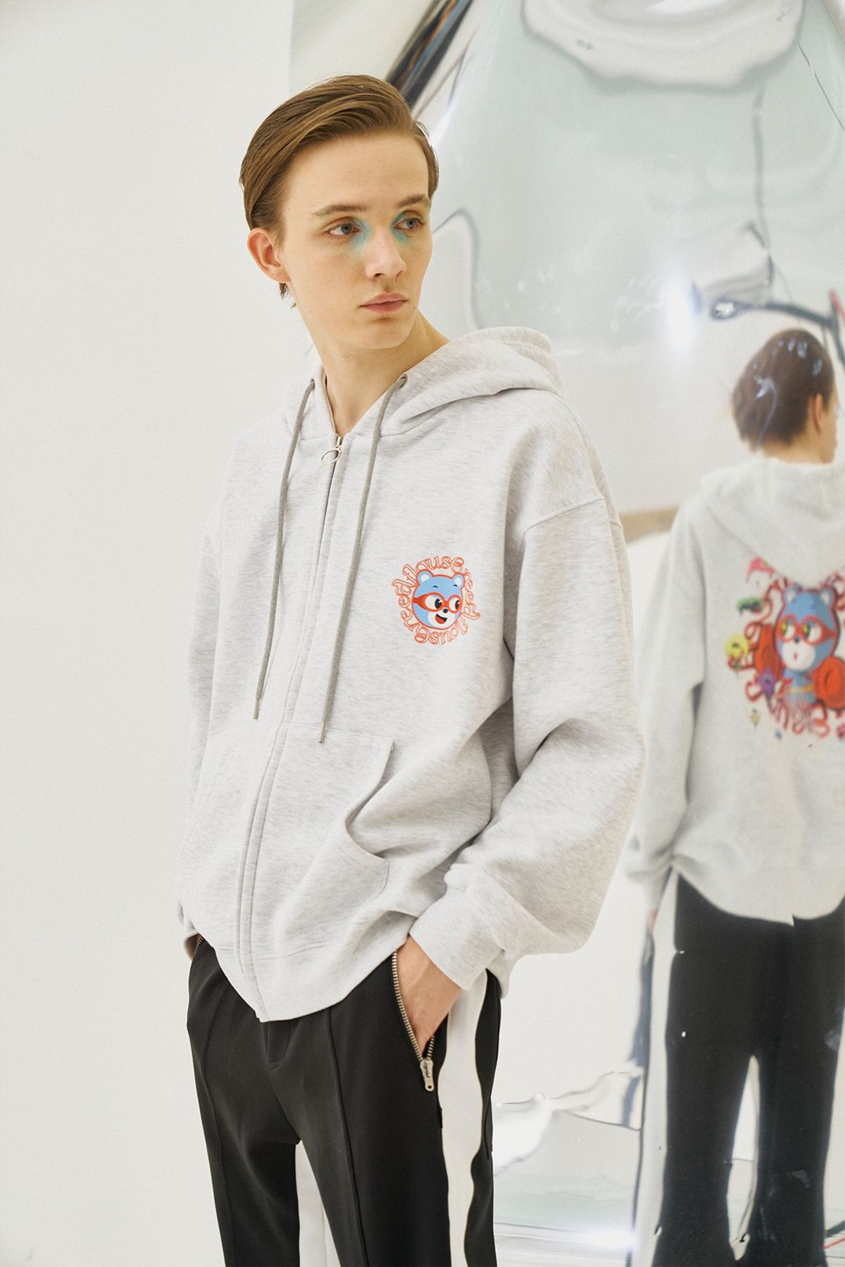 그리디어스(GREEDILOUS) Back Print Loose Zip-Up Hoodie Grey