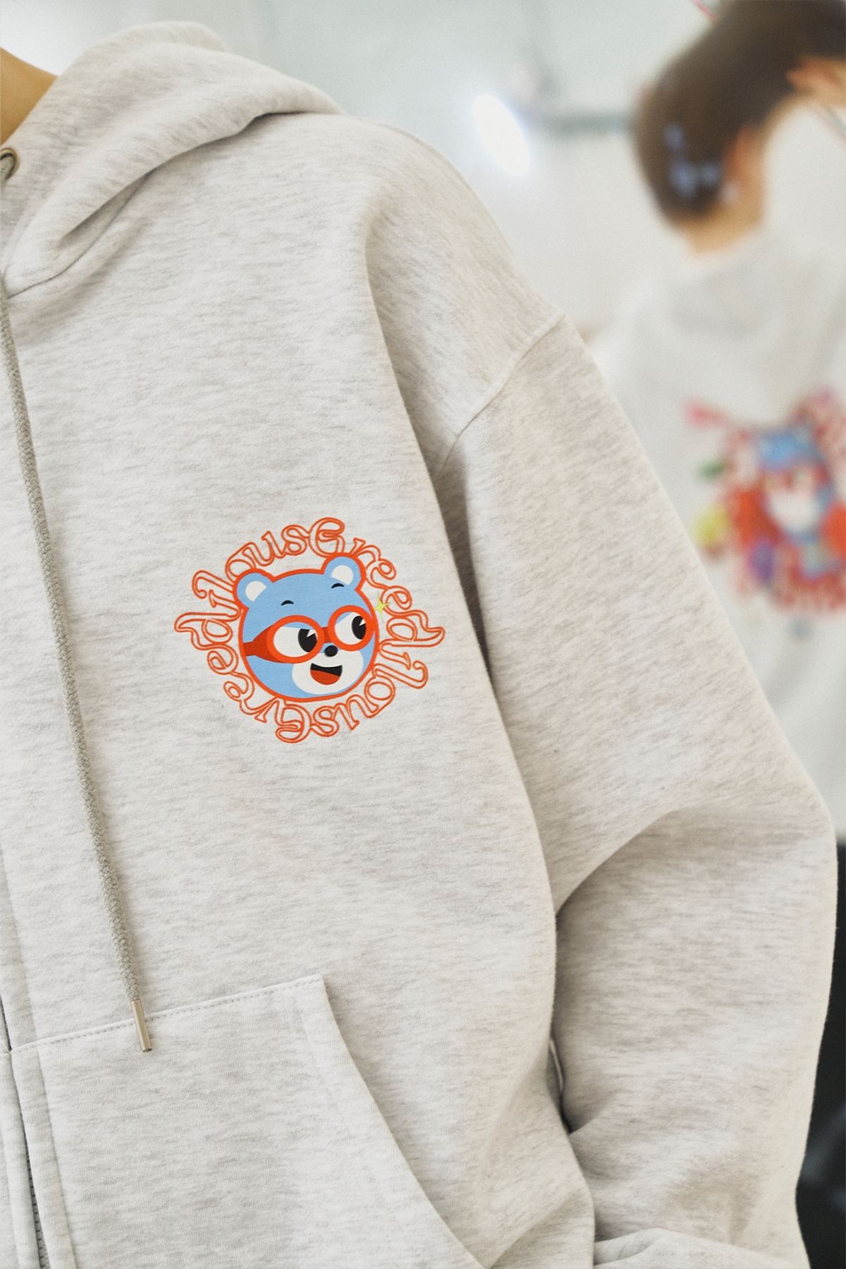 그리디어스(GREEDILOUS) Back Print Loose Zip-Up Hoodie Grey
