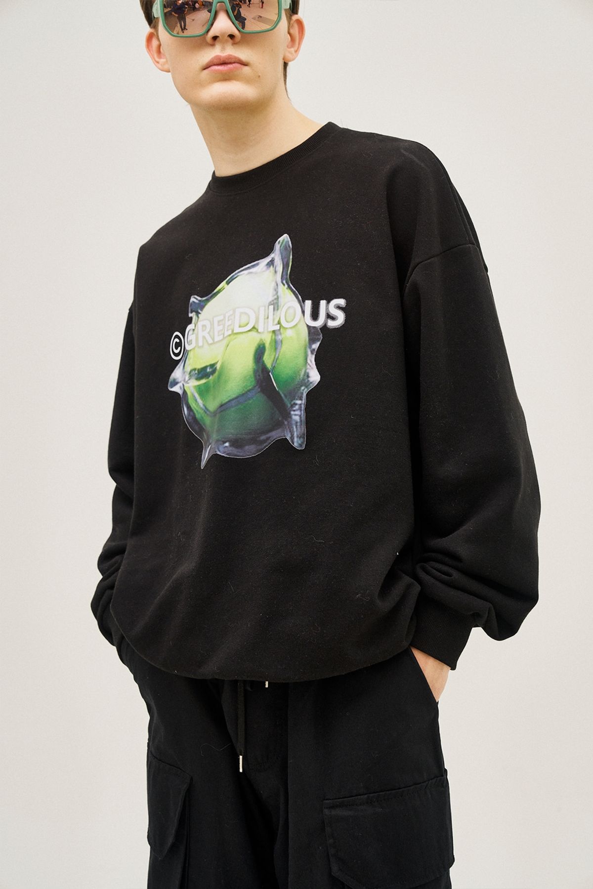 그리디어스(GREEDILOUS) Green Logo Motif Sweater Top Black