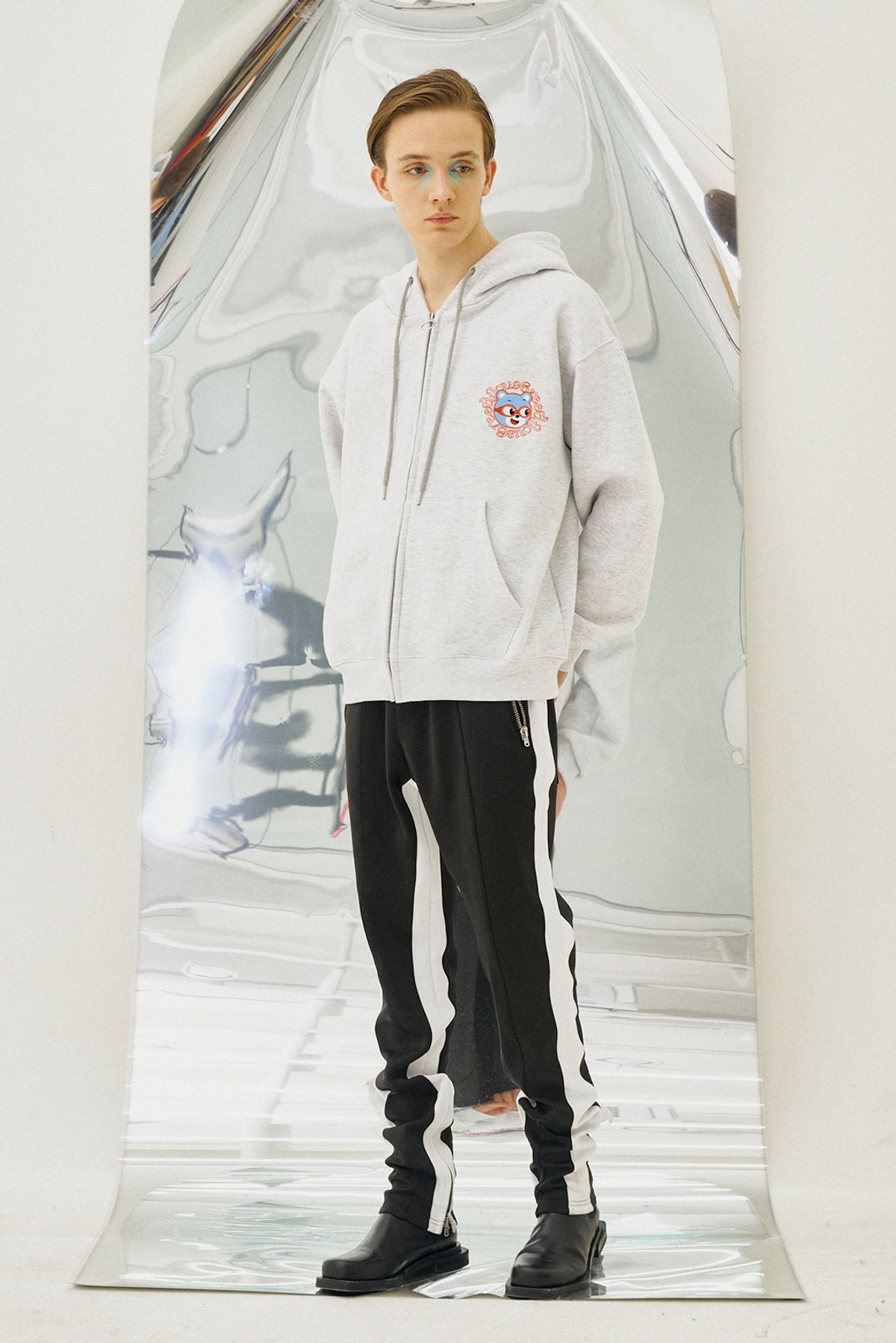 그리디어스(GREEDILOUS) Contrst Strip Straight Joggers