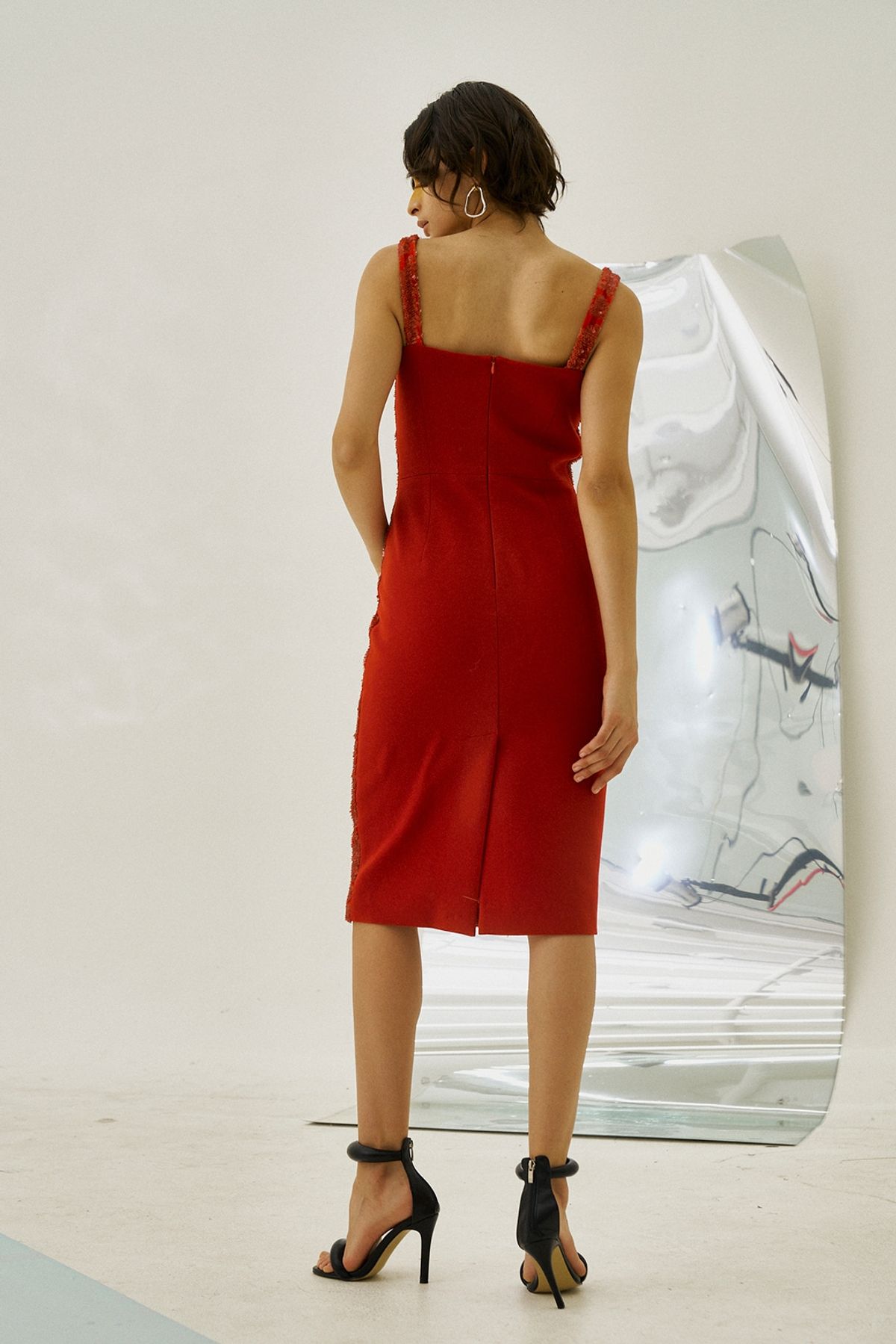 그리디어스(GREEDILOUS) Square Neckline Pencil Dress