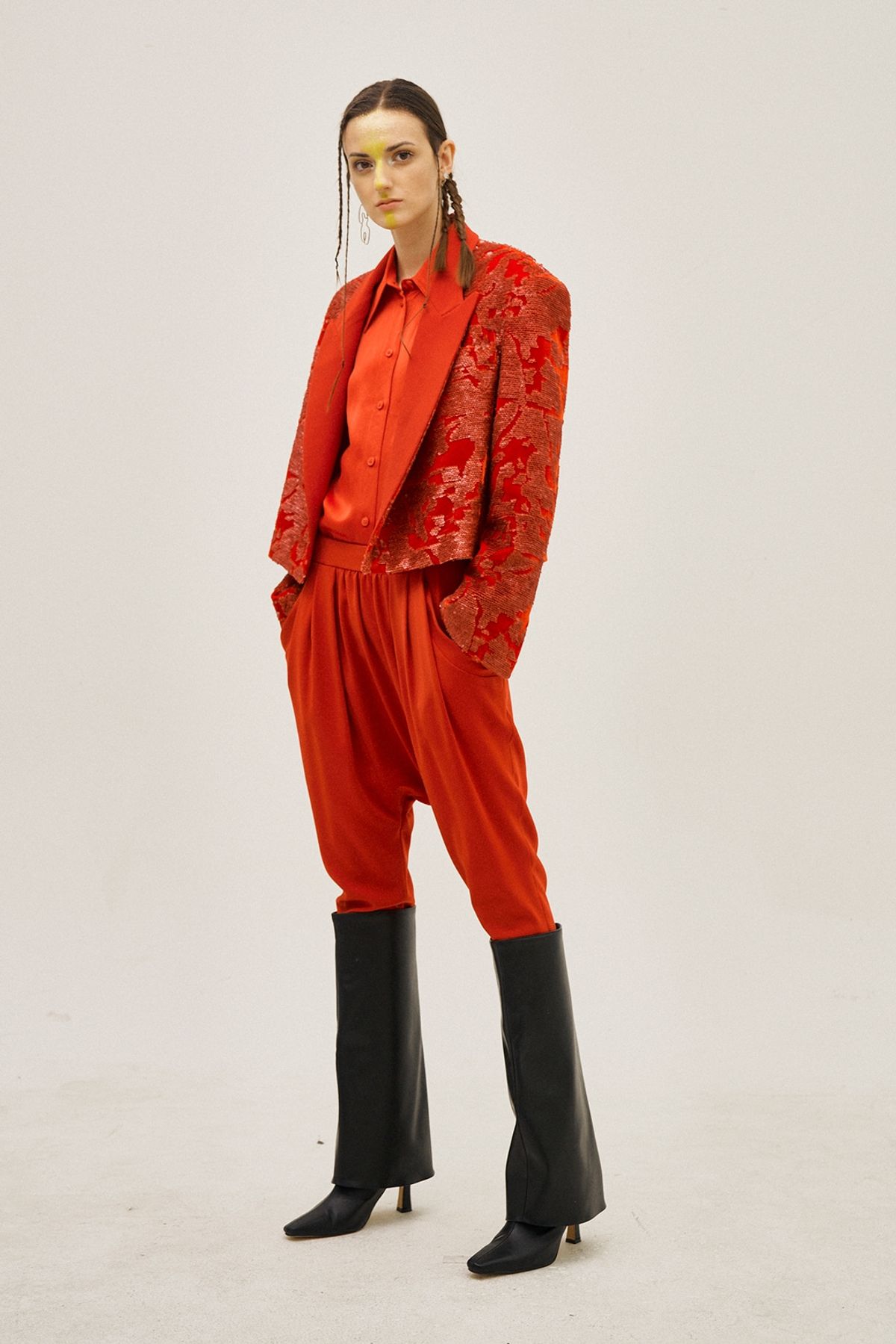 그리디어스(GREEDILOUS) Slim Satin Harem Pants Red