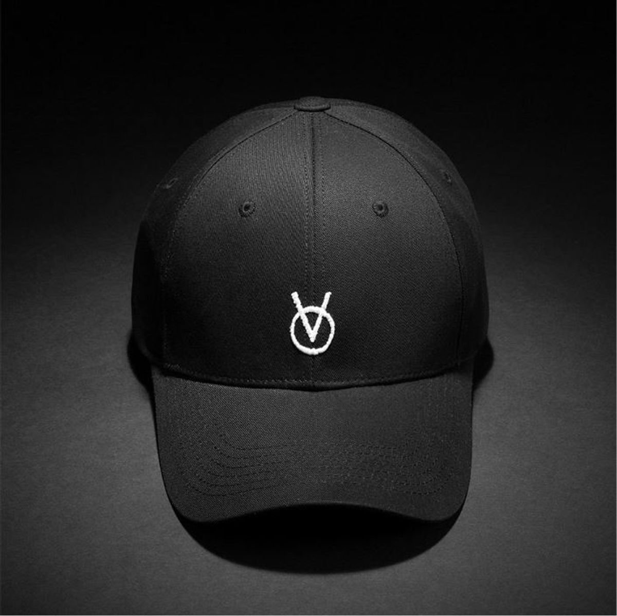 빈스모크(VINSMOKE) OV Small Logo BLACK 볼캡 HARD FIT