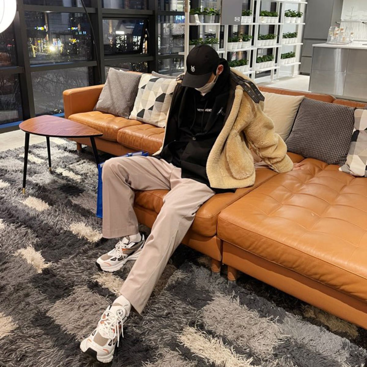 빈스모크(VINSMOKE) OV Small Logo BLACK 볼캡 HARD FIT