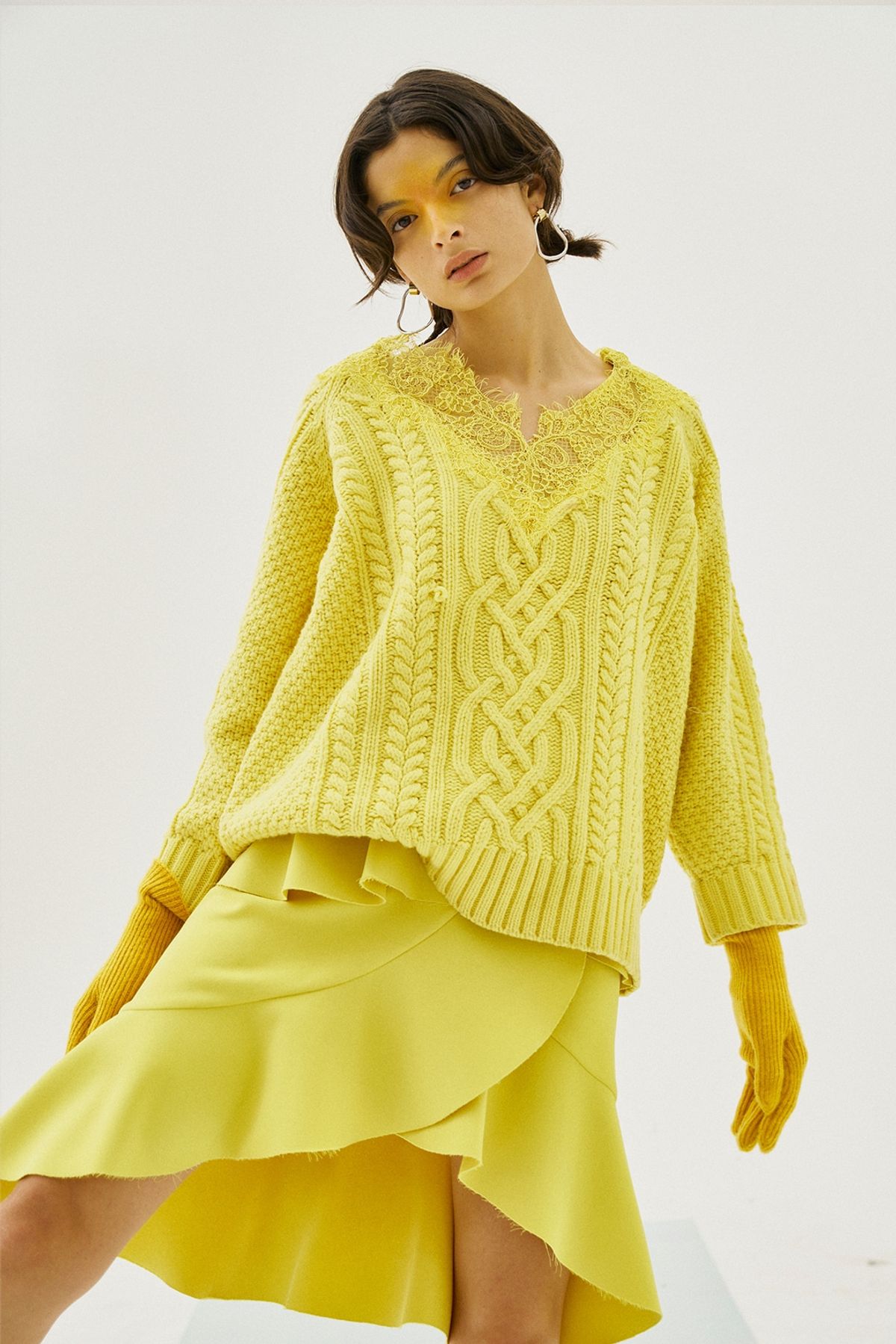 그리디어스(GREEDILOUS) Loose V-Neck Cable-Knit Top