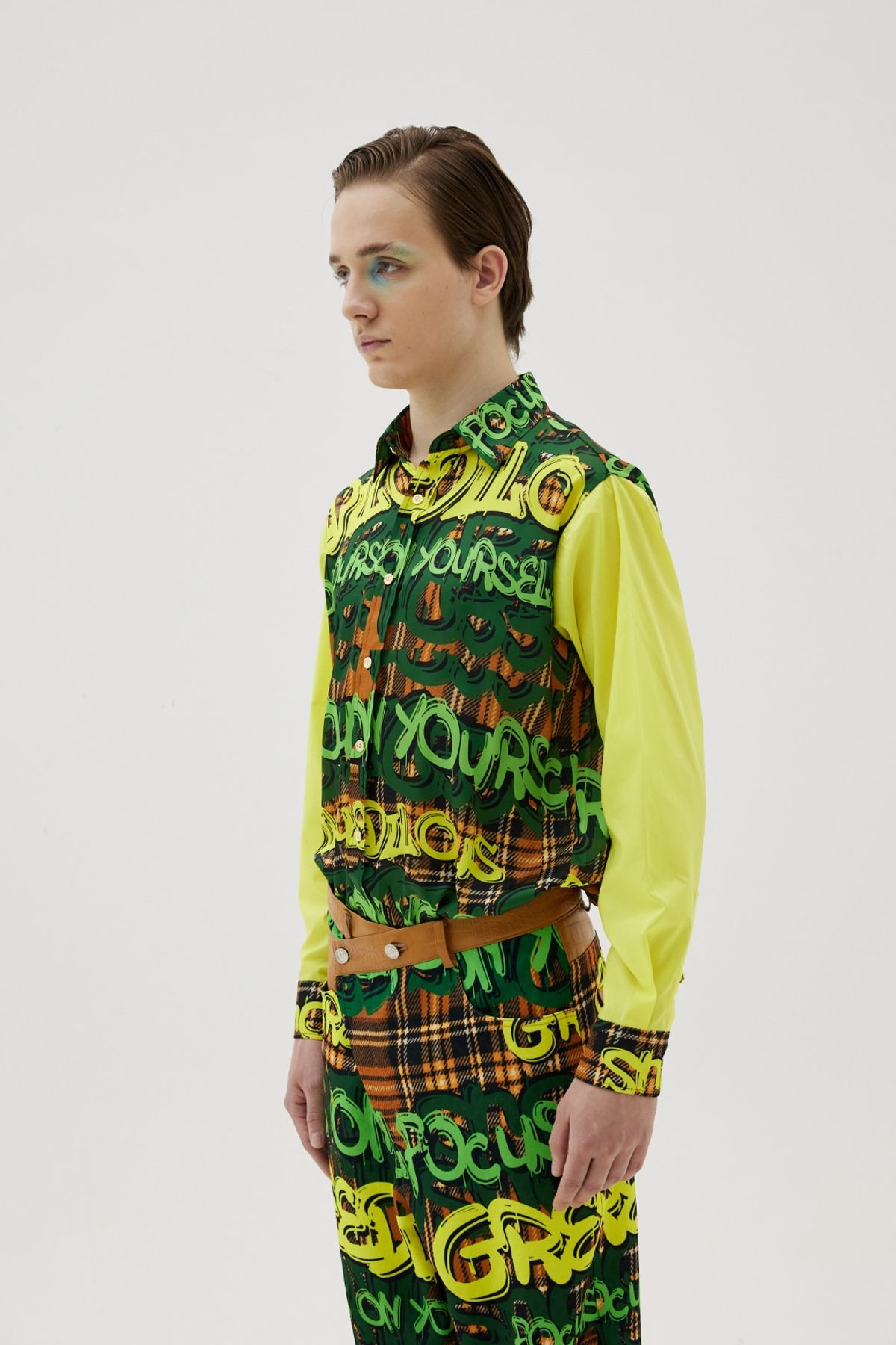 그리디어스(GREEDILOUS) Green Logo Contrast Shirt