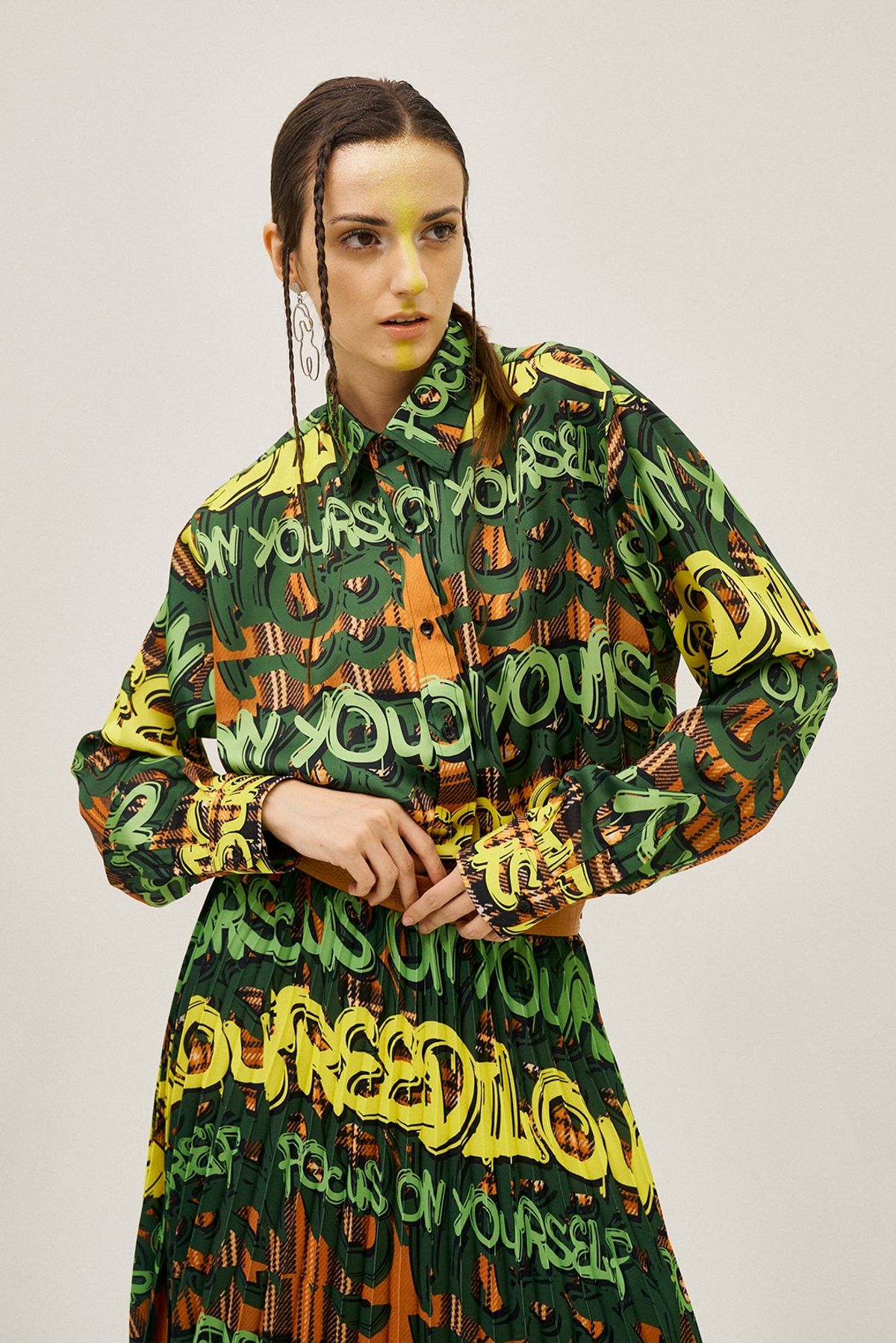 그리디어스(GREEDILOUS) Green Logo Silk Shirt