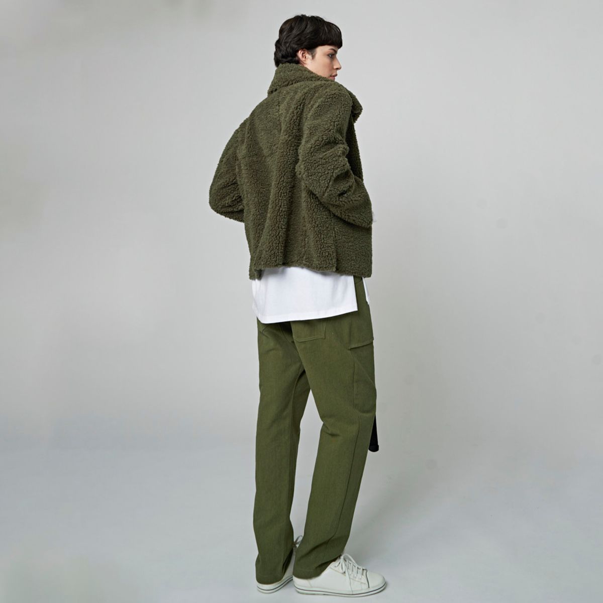 애스플래폼(ATHPLATFORM) AW32JO02 페이크 램스 퍼 재킷_카키