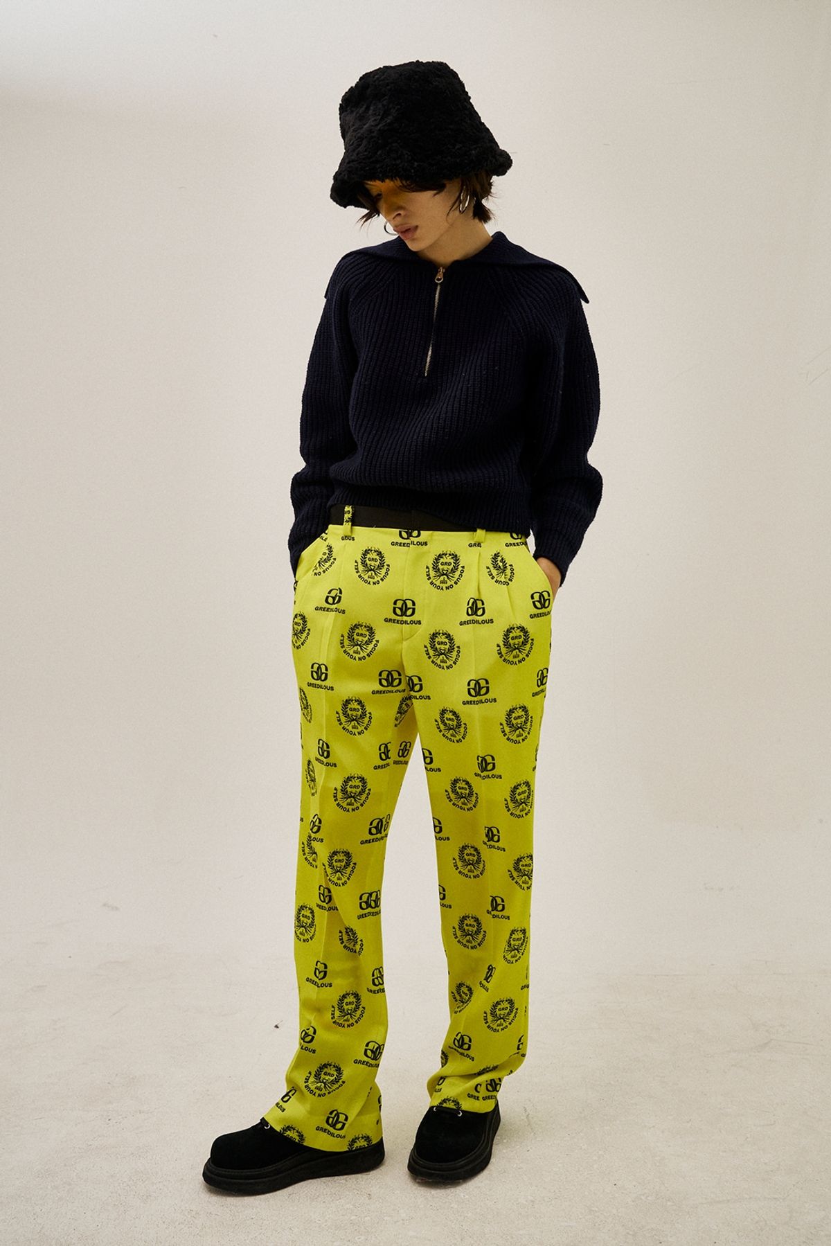 그리디어스(GREEDILOUS) Repeat Logo Suit Pants