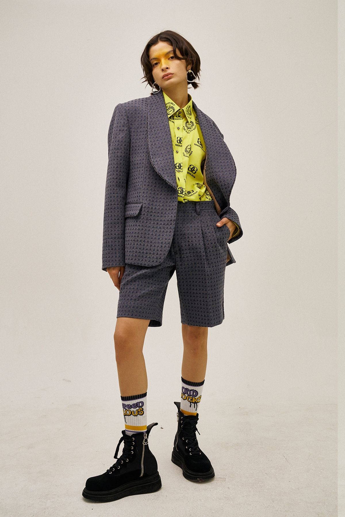 그리디어스(GREEDILOUS) Slightly Slim Fitting Mid Thigh Shorts