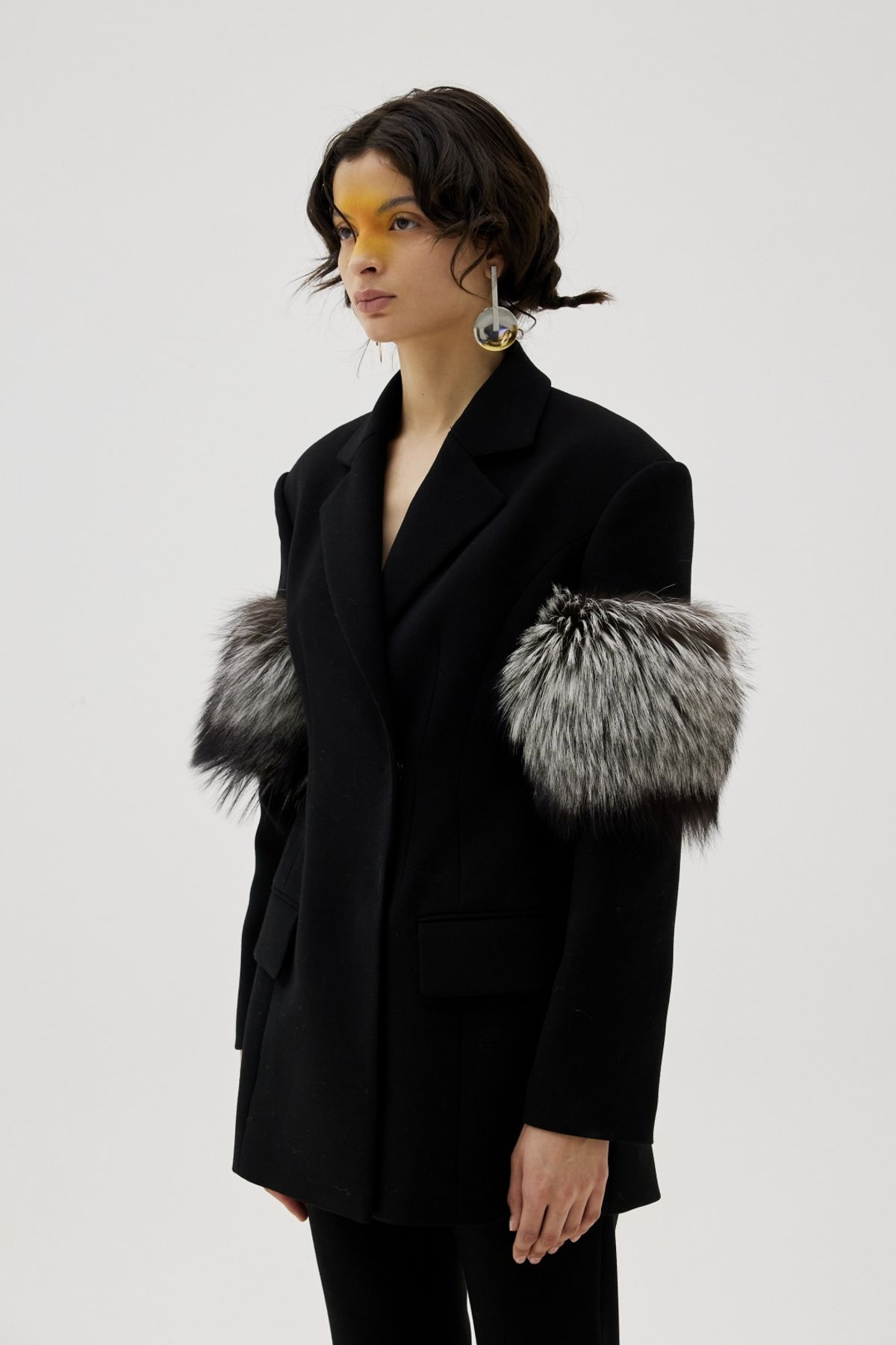 그리디어스(GREEDILOUS) Fur Trimmed Double Lapel Wool Blazer
