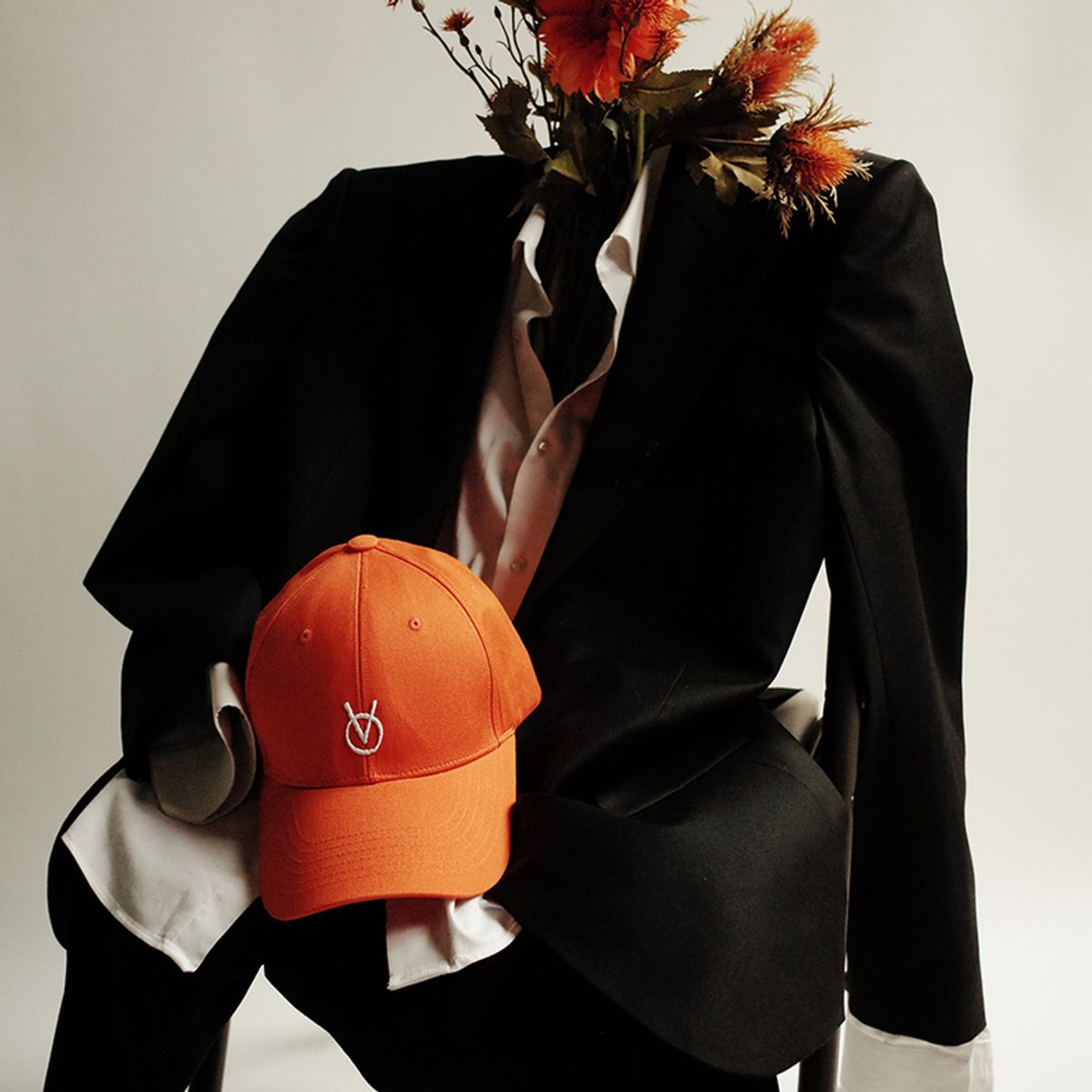 빈스모크(VINSMOKE) OV Small Logo ORANGE 볼캡 HARD FIT