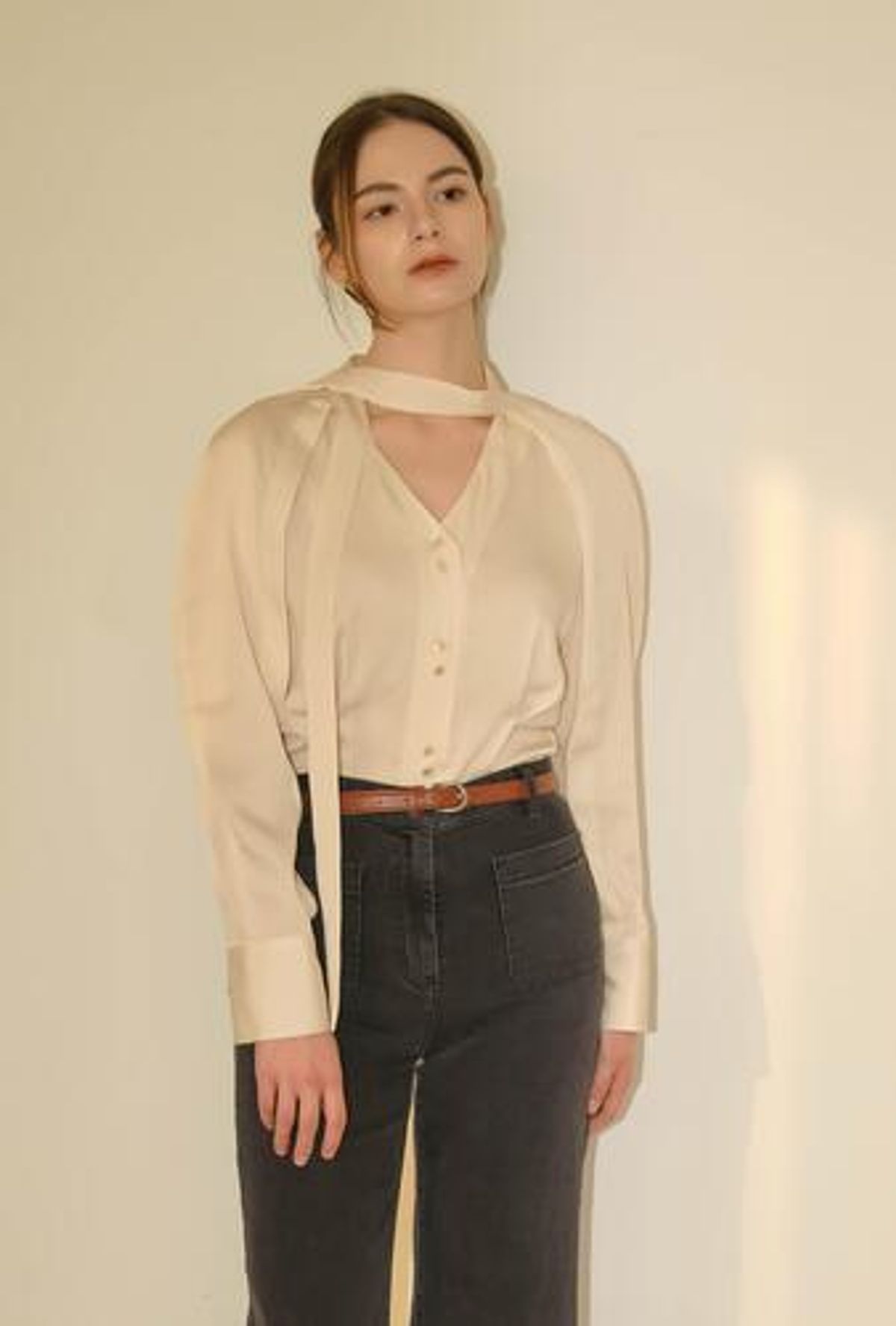 로트르드민(LAUTREDE MIN) [23FW] Lautre Ivory Chloe Blouse