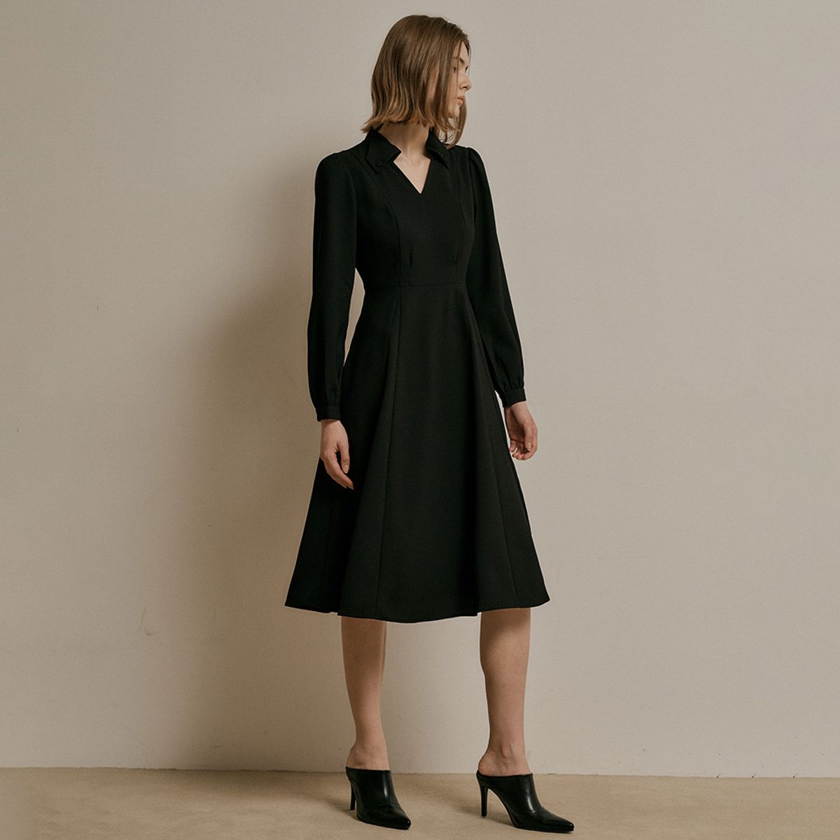 웬스데이딜라잇(WEDNESDAY DELIGHT) WD_Designed collar button dress