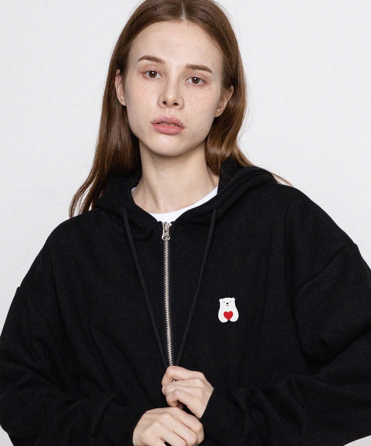 그레이버(GRAVER) [UNISEX]폴라베어 하트 후드집업_블랙