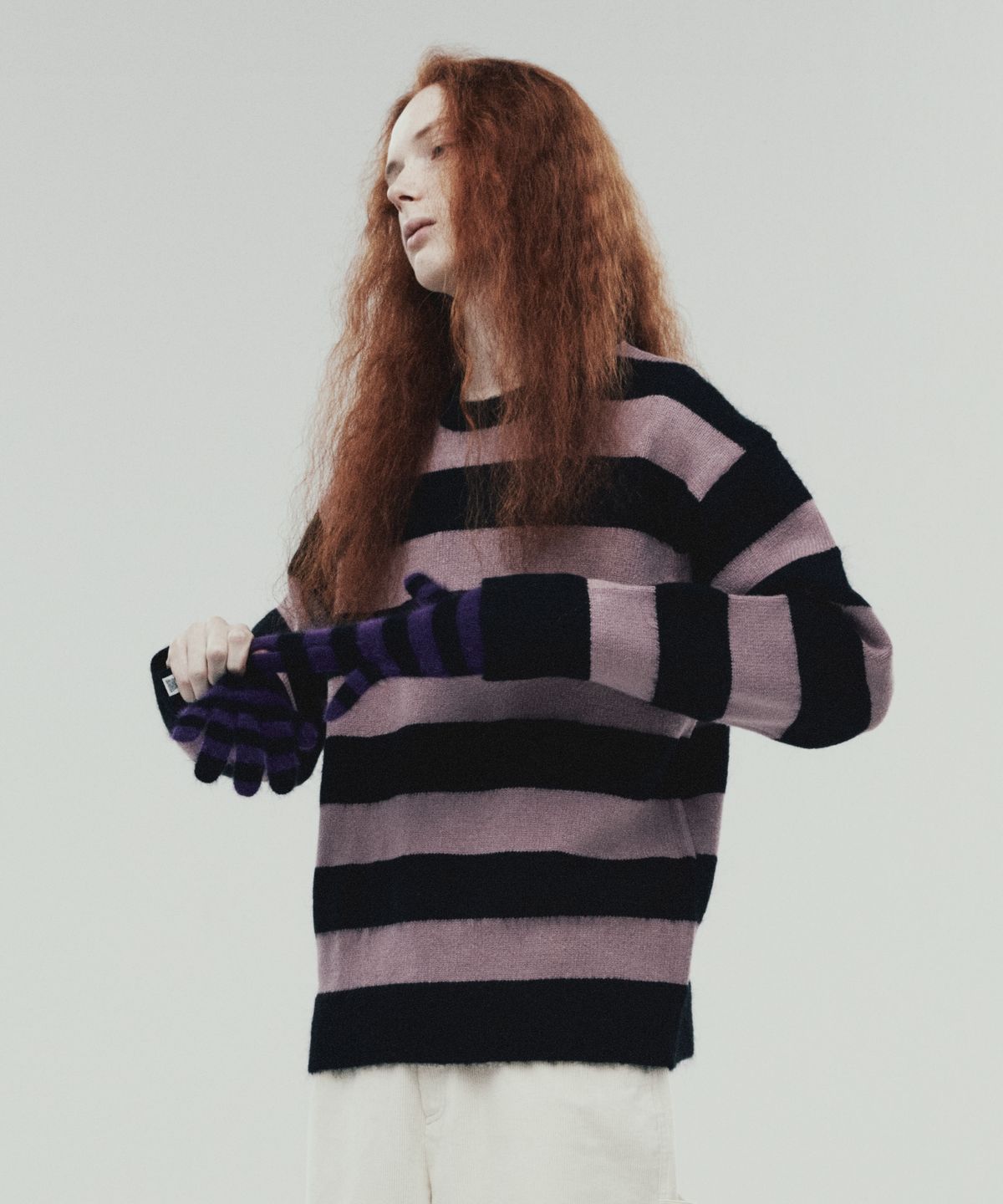 더바이닐하우스(THEVINYLHOUSE) MOHAIR STRIPED GLOVES PURPLE (VH2DFUAB80A)