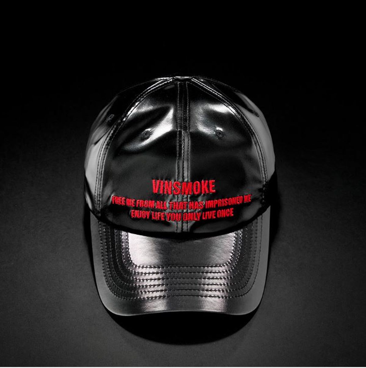 빈스모크(VINSMOKE) GLOSSY BALLCAP [Black]