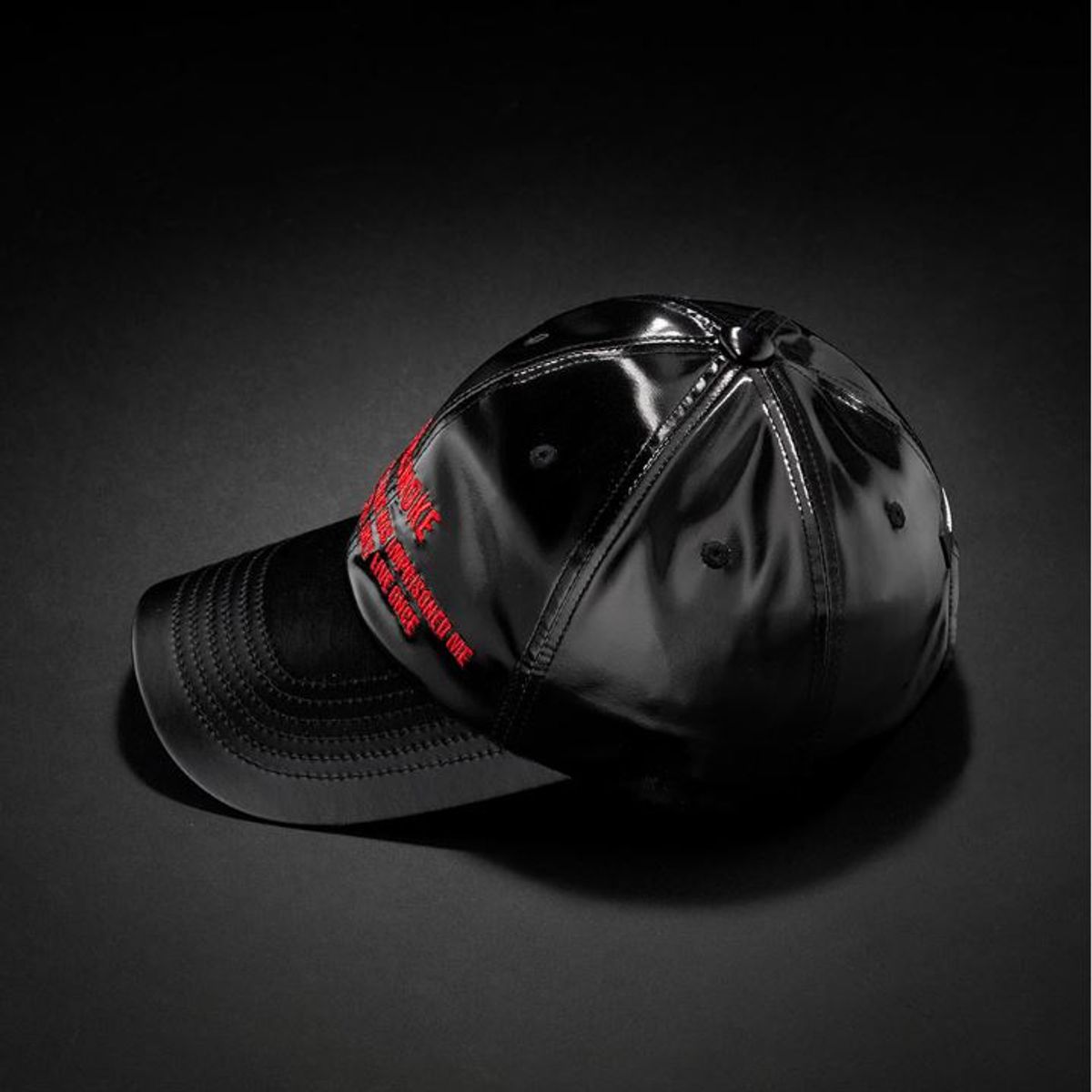 빈스모크(VINSMOKE) GLOSSY BALLCAP [Black]
