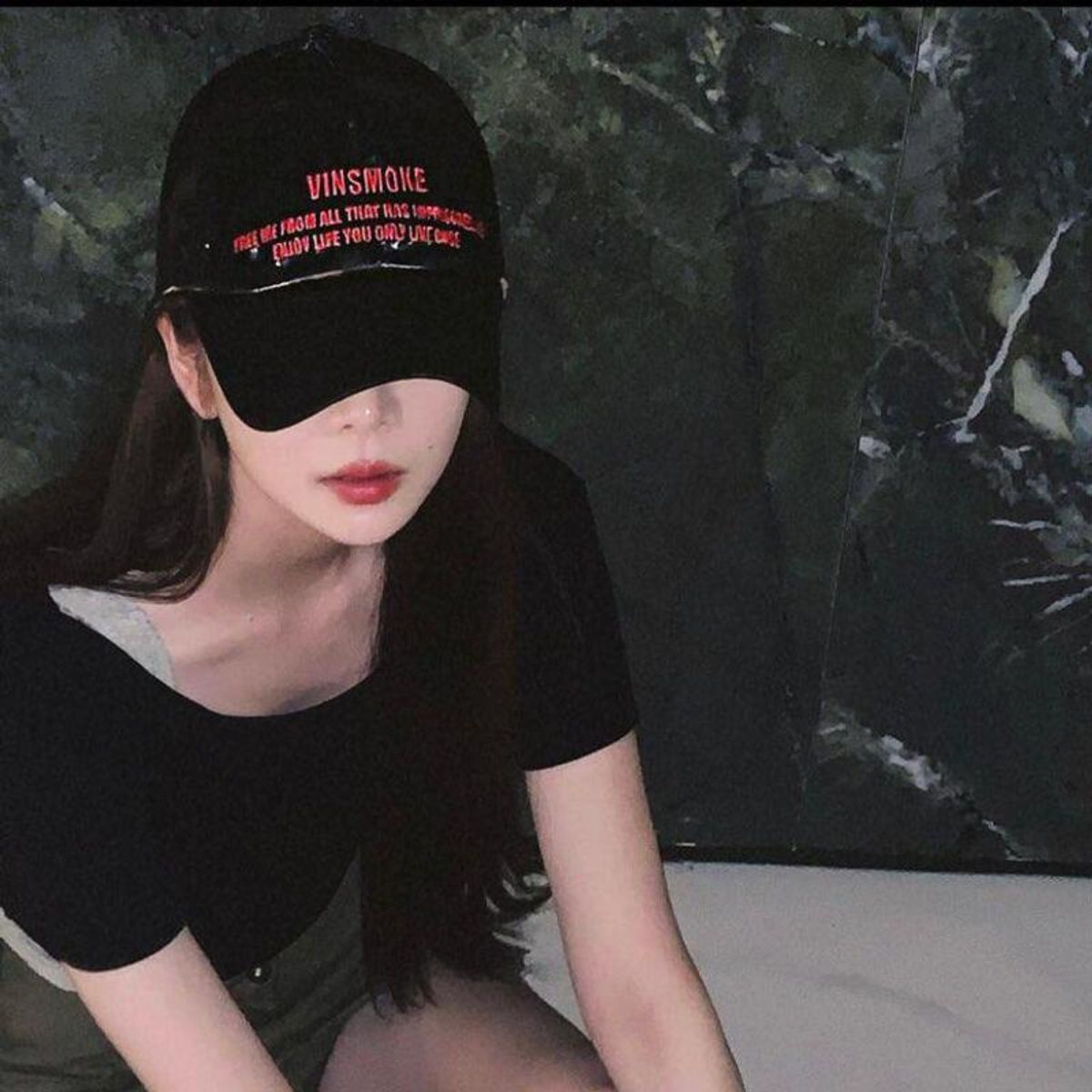 빈스모크(VINSMOKE) GLOSSY BALLCAP [Black]