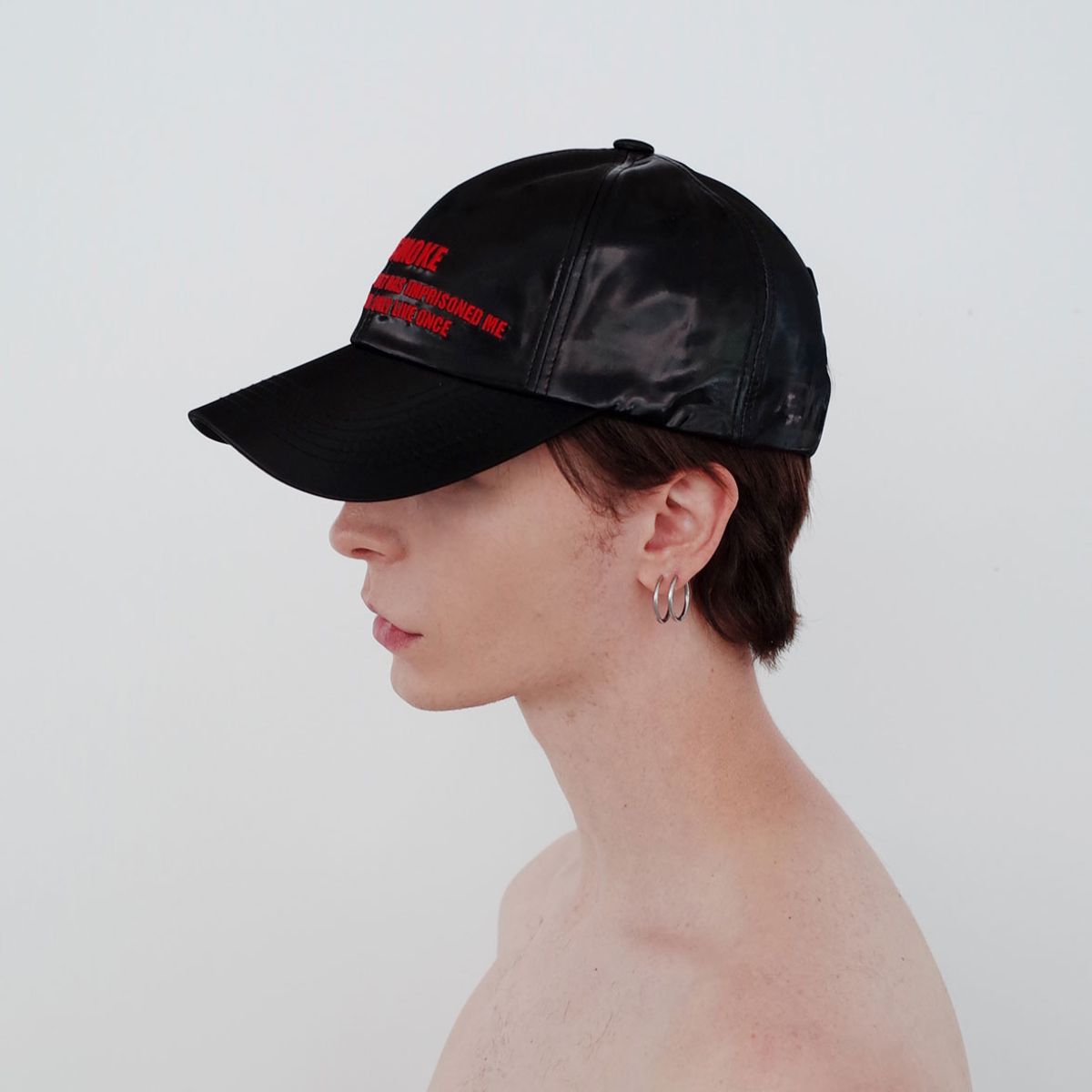빈스모크(VINSMOKE) GLOSSY BALLCAP [Black]