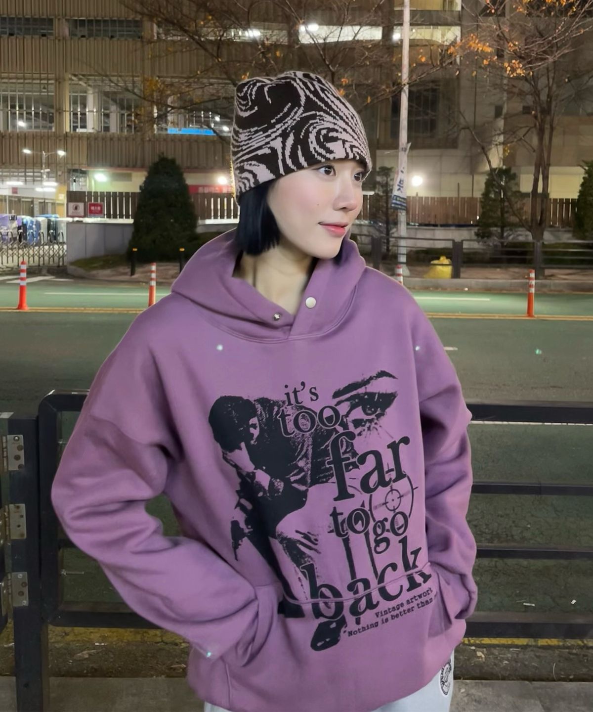 낫띵이즈베럴댄미(NOTHINGISBETTERTHANME) VINTAGE ARTWORK HOODIE_purple