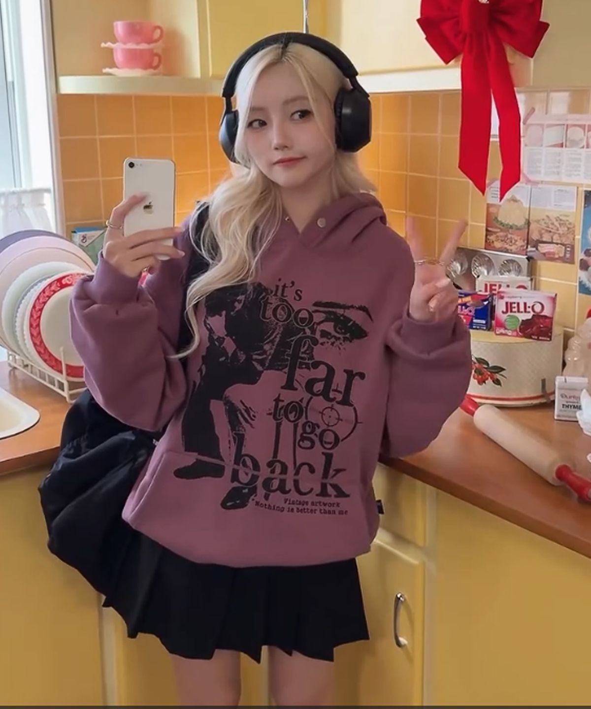 낫띵이즈베럴댄미(NOTHINGISBETTERTHANME) VINTAGE ARTWORK HOODIE_purple