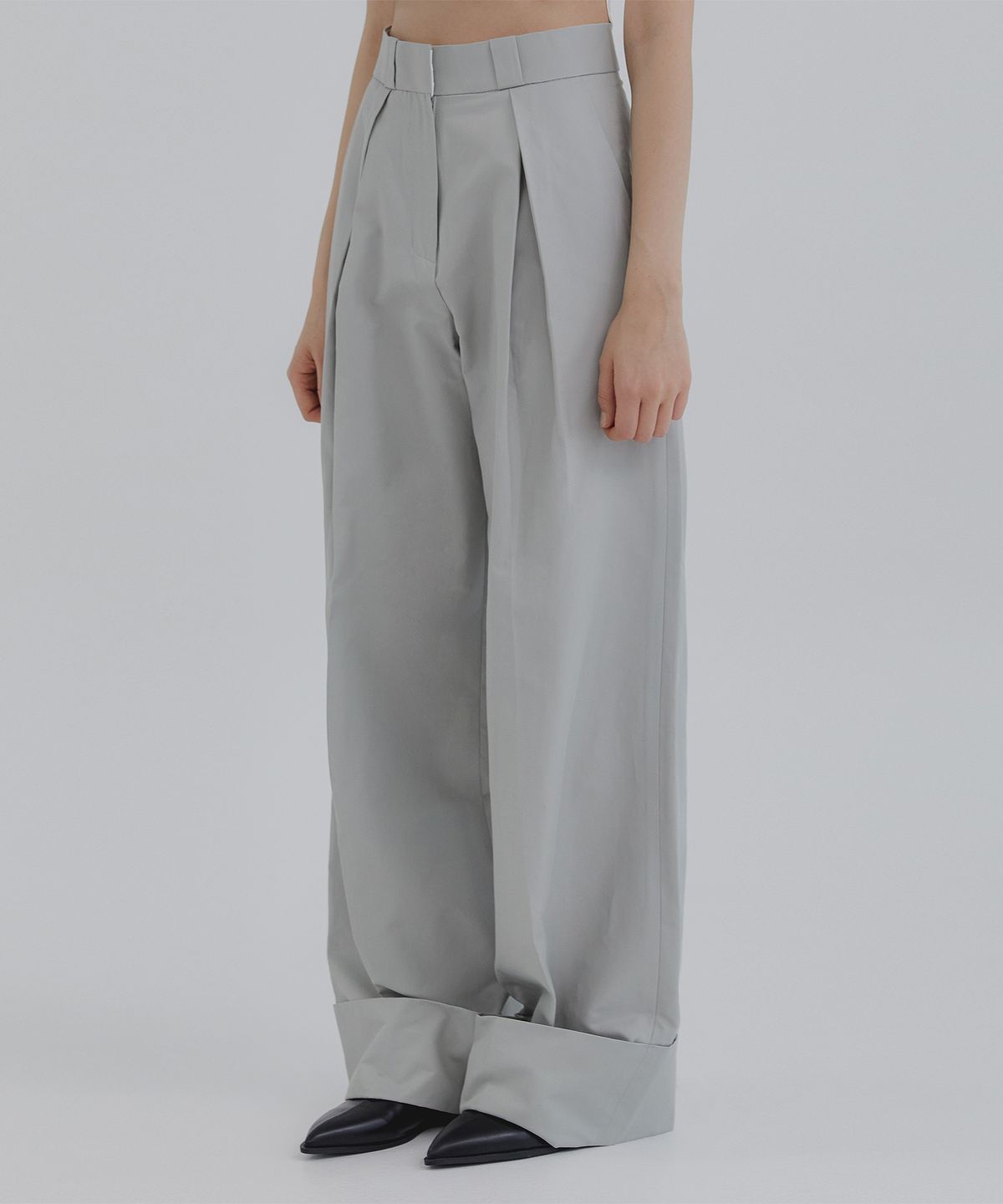트리밍버드(TREEMINGBIRD) Roll-up Inverted Pleats Pants [ Light Gray ]