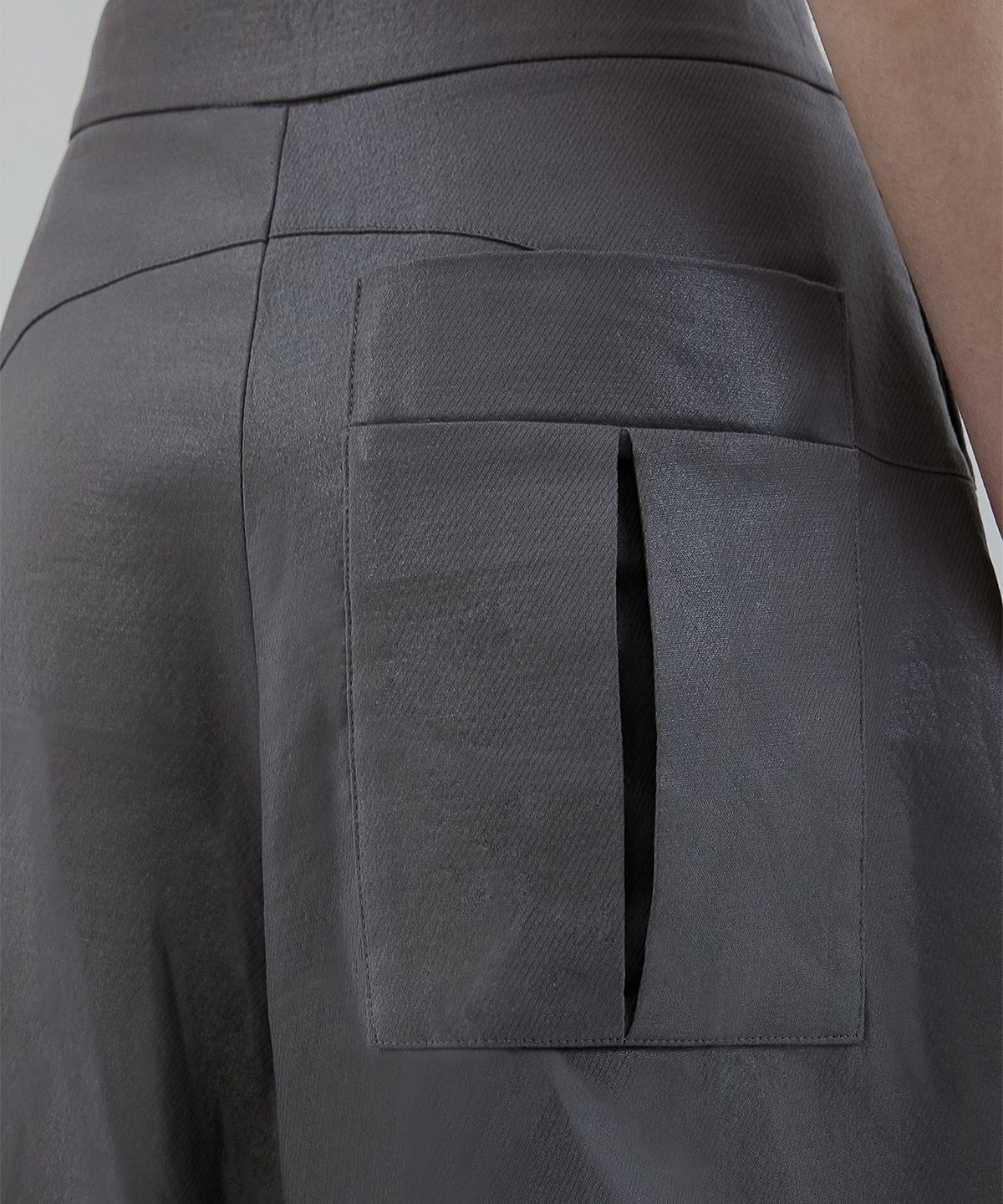 트리밍버드(TREEMINGBIRD) Curve Line Half Pants [ Warm Gray ]