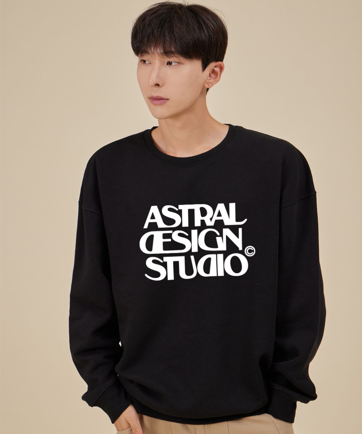 아스트랄 프로젝션(ASTRAL PROJECTION) 아스트랄 디자인 스튜디오 루즈핏 맨투맨_블랙