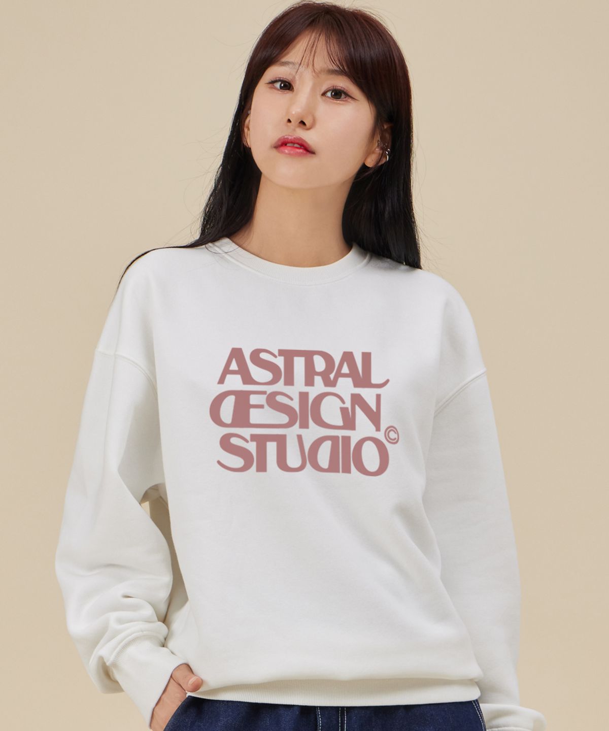 아스트랄 프로젝션(ASTRAL PROJECTION) 아스트랄 디자인 스튜디오 루즈핏 맨투맨_화이트