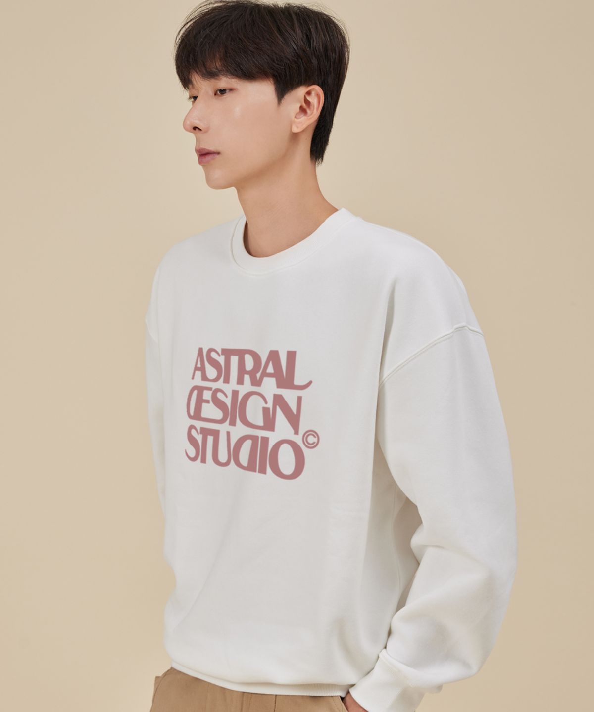 아스트랄 프로젝션(ASTRAL PROJECTION) 아스트랄 디자인 스튜디오 루즈핏 맨투맨_화이트