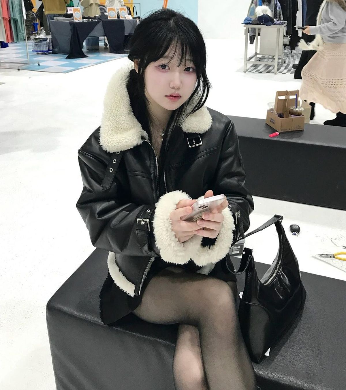 레더리(LEATHERY) 오블리크 오버핏 레더 무스탕 자켓 [BLACK]